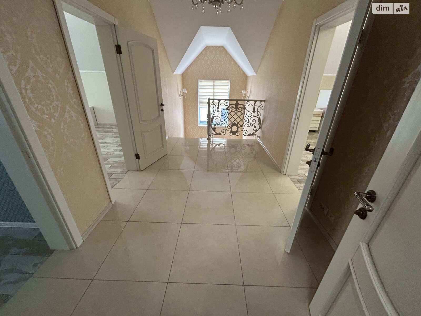 двухэтажный дом, 200 кв. м, кирпич. Сдается помесячно в Киеве, в районе Жуляны фото 1 двухэтажный дом, 200 кв. м, кирпич. Сдается помесячно в Киеве, в районе Жуляны фото 1