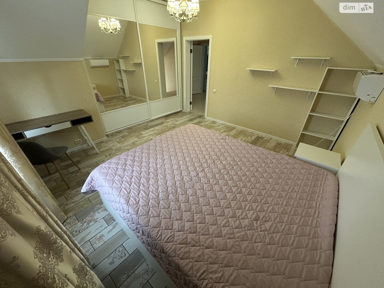 двухэтажный дом, 200 кв. м, кирпич. Сдается помесячно в Киеве, в районе Жуляны фото 1 двухэтажный дом, 200 кв. м, кирпич. Сдается помесячно в Киеве, в районе Жуляны фото 1