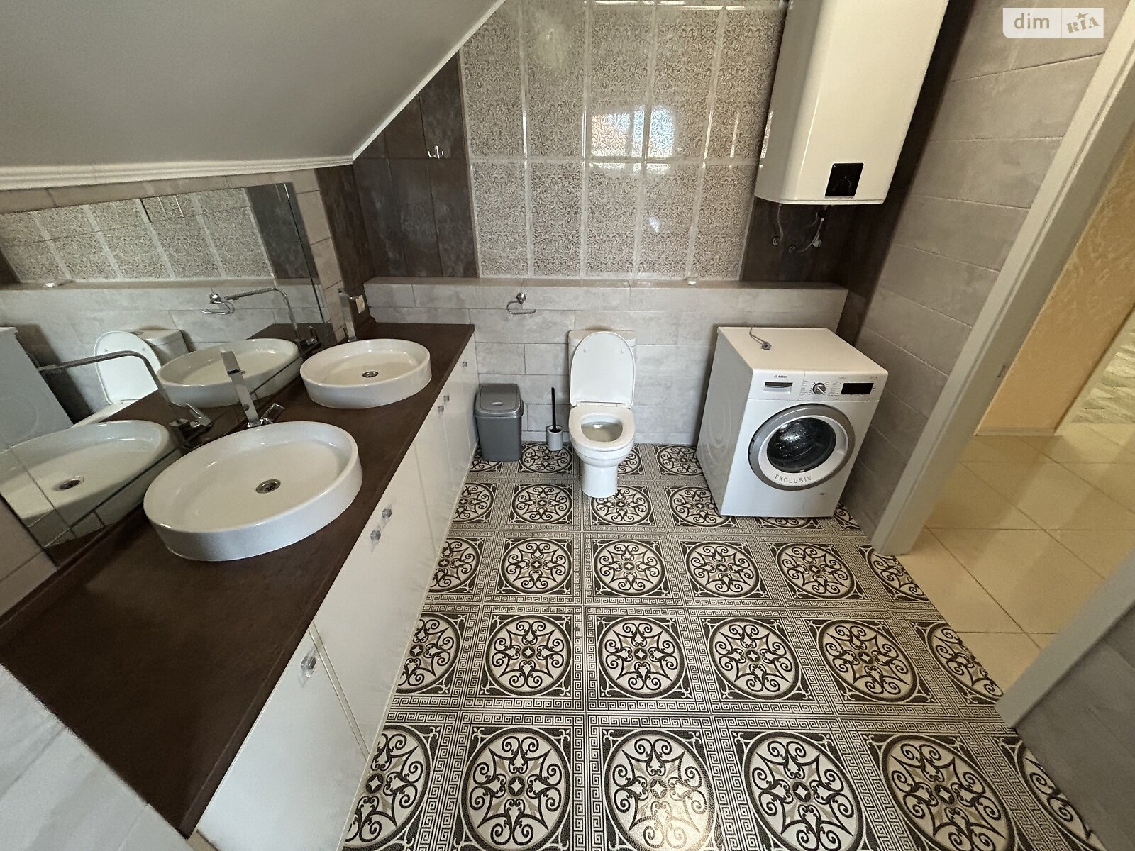 двухэтажный дом, 200 кв. м, кирпич. Сдается помесячно в Киеве, в районе Жуляны фото 1 двухэтажный дом, 200 кв. м, кирпич. Сдается помесячно в Киеве, в районе Жуляны фото 1