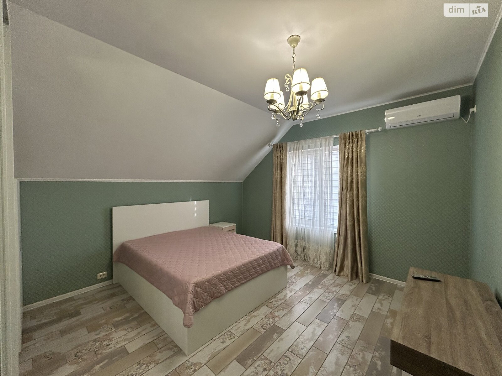 двухэтажный дом, 200 кв. м, кирпич. Сдается помесячно в Киеве, в районе Жуляны фото 1 двухэтажный дом, 200 кв. м, кирпич. Сдается помесячно в Киеве, в районе Жуляны фото 1