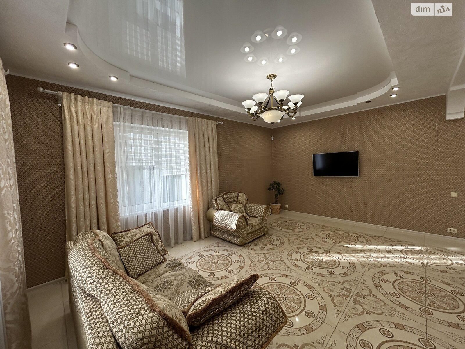 двухэтажный дом, 200 кв. м, кирпич. Сдается помесячно в Киеве, в районе Жуляны фото 1 двухэтажный дом, 200 кв. м, кирпич. Сдается помесячно в Киеве, в районе Жуляны фото 1