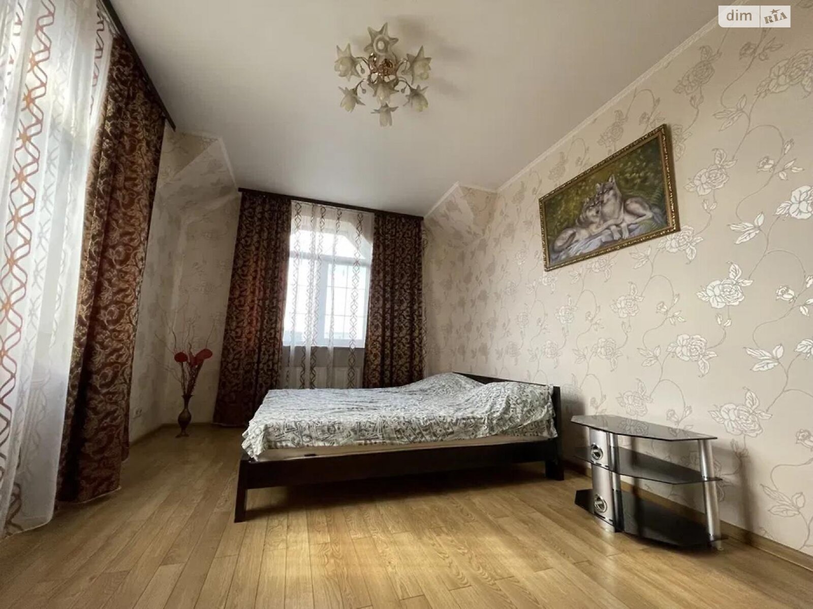 трехэтажный дом с балконом, 387 кв. м, кирпич. Сдается помесячно в Киеве, в районе Жуляны фото 1 трехэтажный дом с балконом, 387 кв. м, кирпич. Сдается помесячно в Киеве, в районе Жуляны фото 1