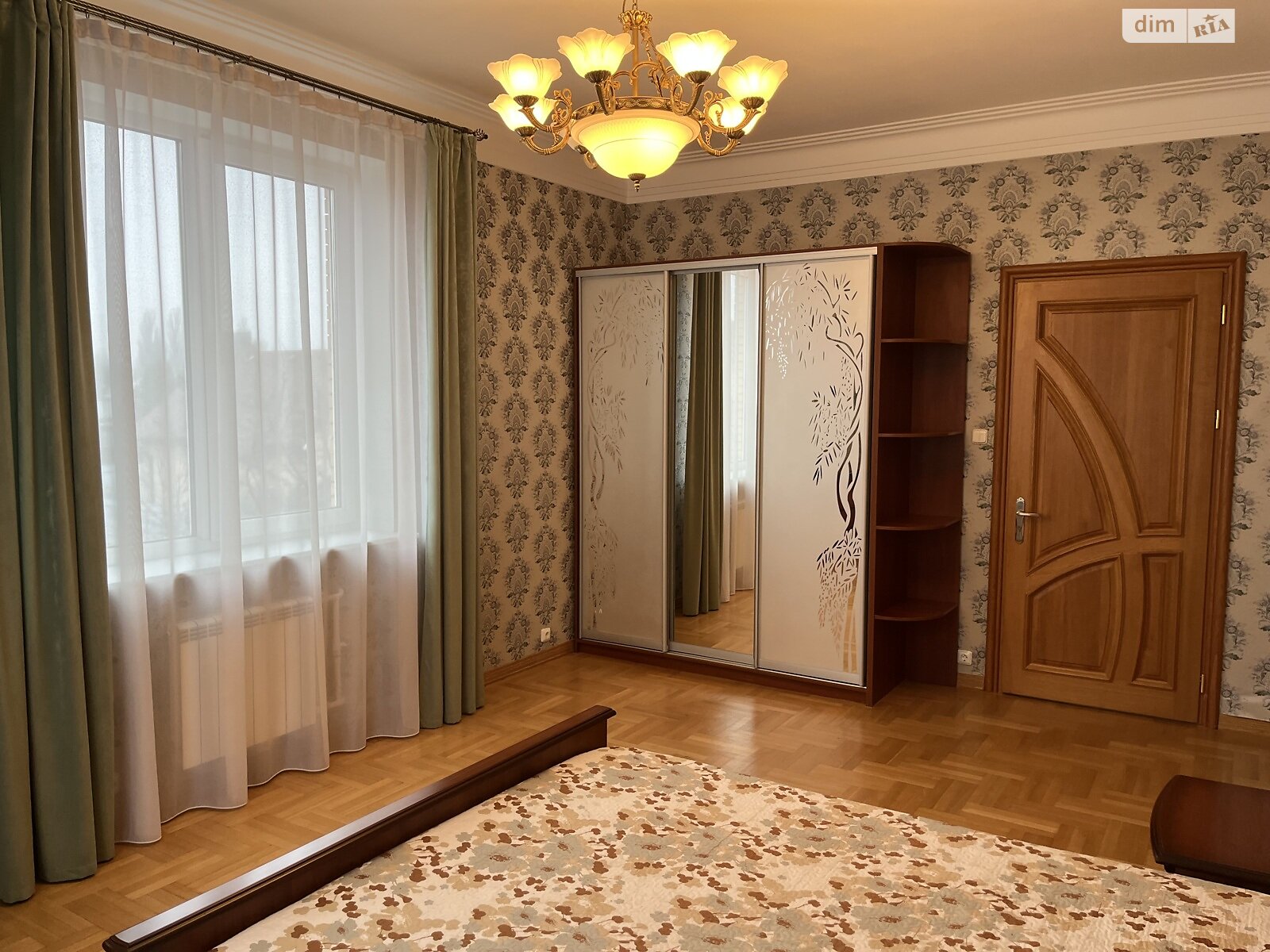 двухэтажный дом с гаражом, 430 кв. м, кирпич. Сдается помесячно в Киеве, в районе Жуляны фото 1 двухэтажный дом с гаражом, 430 кв. м, кирпич. Сдается помесячно в Киеве, в районе Жуляны фото 1