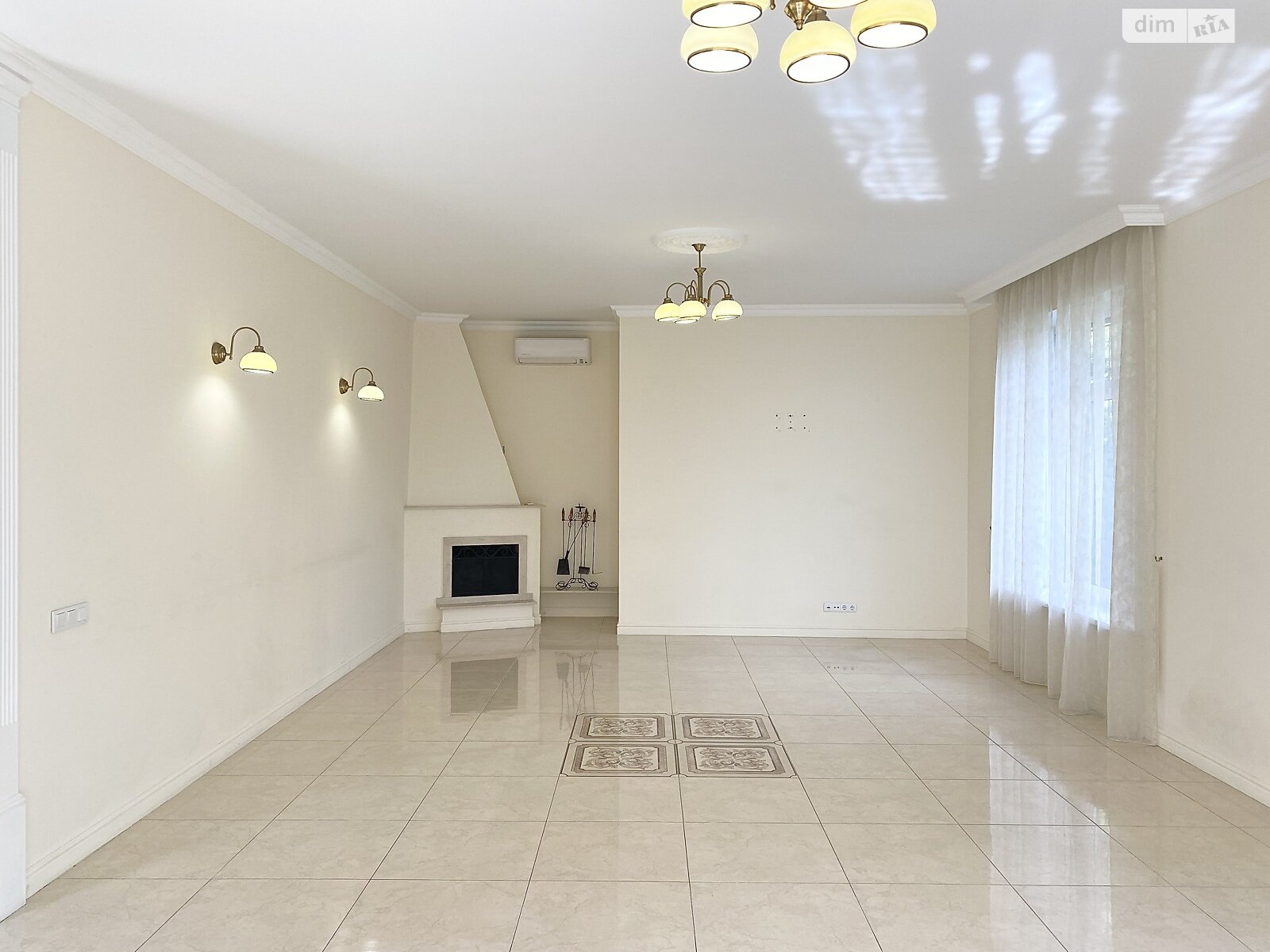 трехэтажный дом с гаражом, 320 кв. м, кирпич. Сдается помесячно в Киеве фото 1 трехэтажный дом с гаражом, 320 кв. м, кирпич. Сдается помесячно в Киеве фото 1