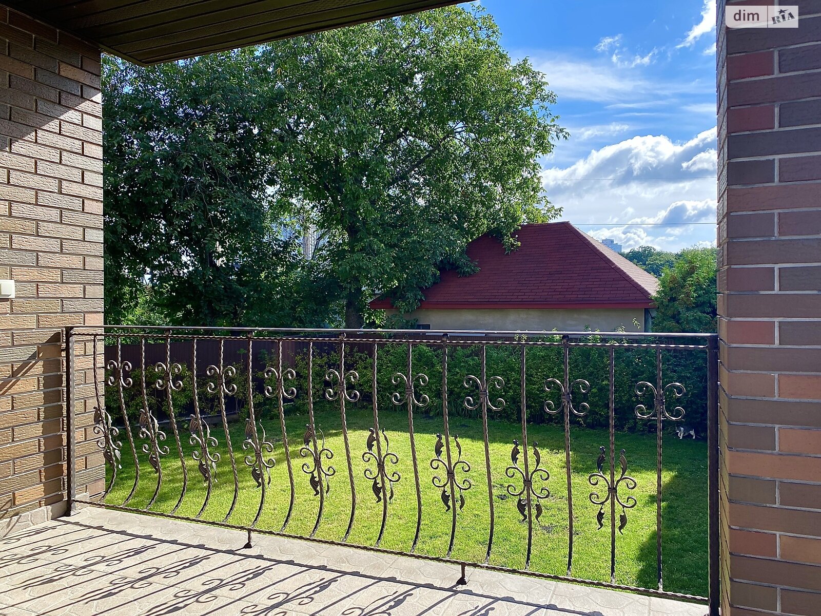 трехэтажный дом с гаражом, 320 кв. м, кирпич. Сдается помесячно в Киеве фото 1 трехэтажный дом с гаражом, 320 кв. м, кирпич. Сдается помесячно в Киеве фото 1