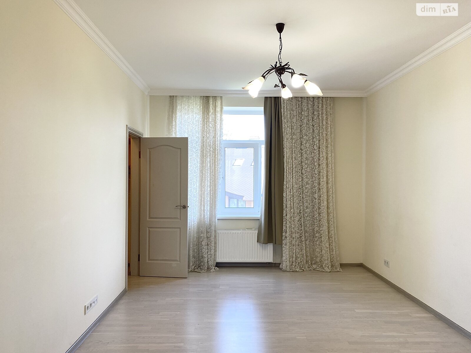 трехэтажный дом с гаражом, 320 кв. м, кирпич. Сдается помесячно в Киеве фото 1 трехэтажный дом с гаражом, 320 кв. м, кирпич. Сдается помесячно в Киеве фото 1