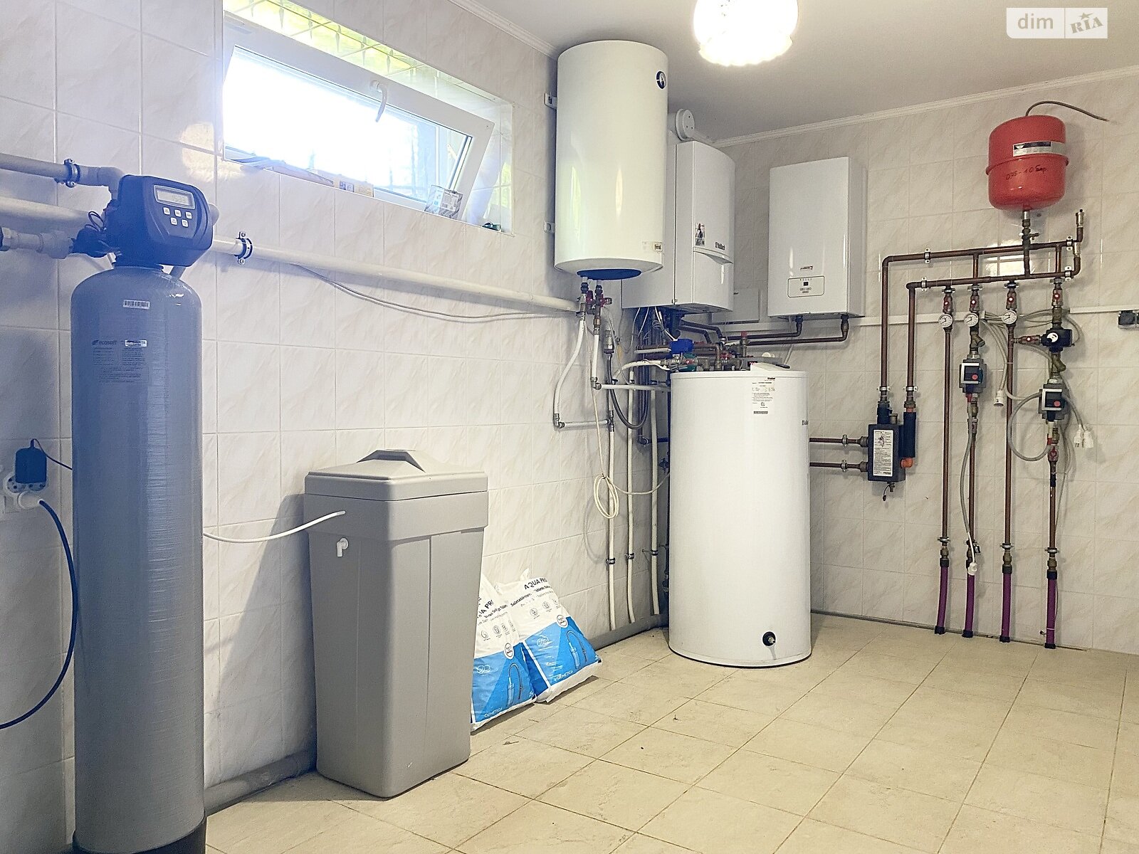 трехэтажный дом с гаражом, 320 кв. м, кирпич. Сдается помесячно в Киеве фото 1 трехэтажный дом с гаражом, 320 кв. м, кирпич. Сдается помесячно в Киеве фото 1