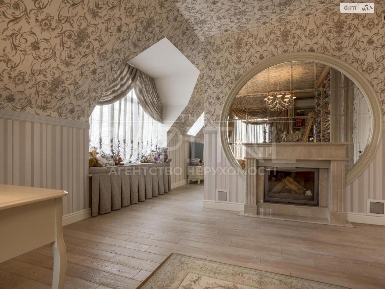 двухэтажный дом с гаражом, 220 кв. м, кирпич. Сдается помесячно в Киеве, в районе Нижние сады фото 1 двухэтажный дом с гаражом, 220 кв. м, кирпич. Сдается помесячно в Киеве, в районе Нижние сады фото 1