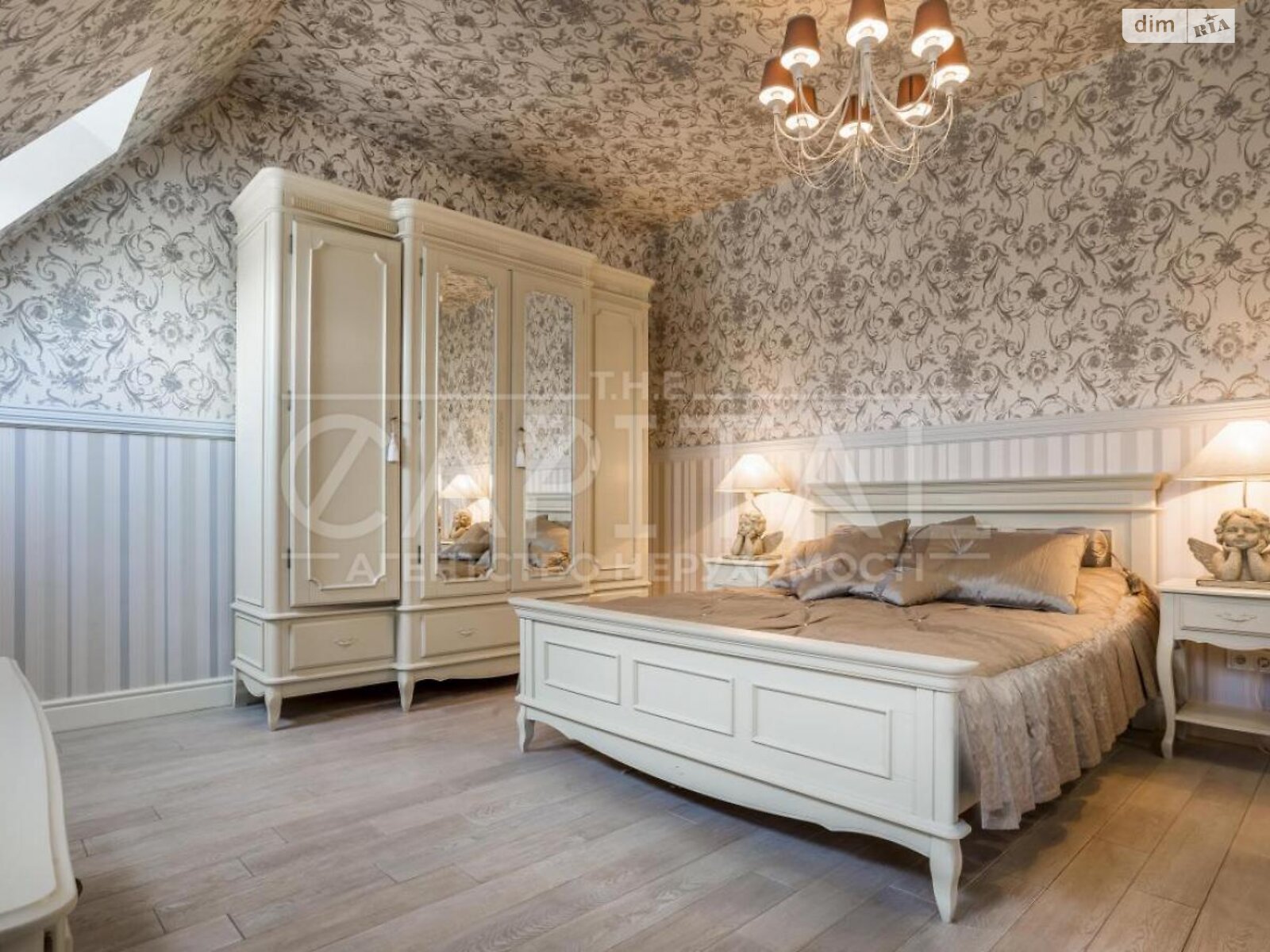 двухэтажный дом с гаражом, 220 кв. м, кирпич. Сдается помесячно в Киеве, в районе Нижние сады фото 1 двухэтажный дом с гаражом, 220 кв. м, кирпич. Сдается помесячно в Киеве, в районе Нижние сады фото 1