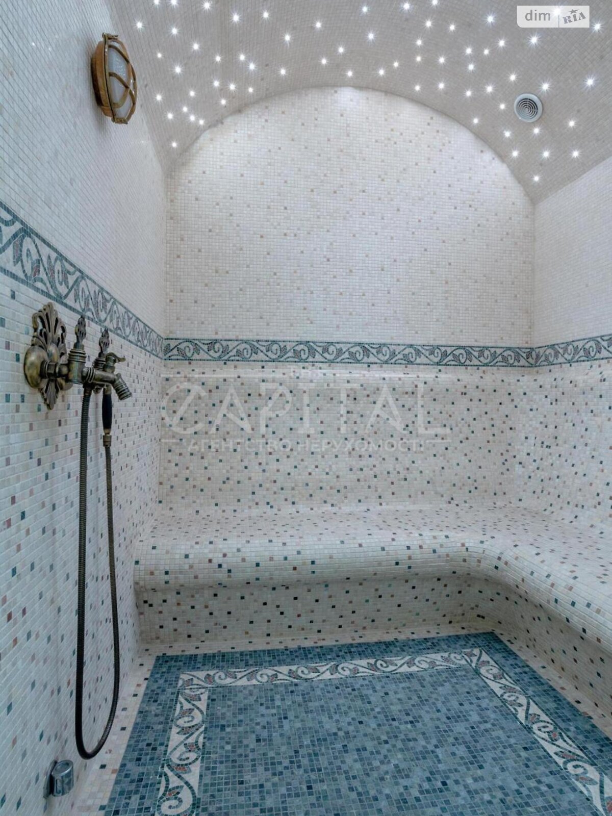 двухэтажный дом с гаражом, 220 кв. м, кирпич. Сдается помесячно в Киеве, в районе Нижние сады фото 1 двухэтажный дом с гаражом, 220 кв. м, кирпич. Сдается помесячно в Киеве, в районе Нижние сады фото 1