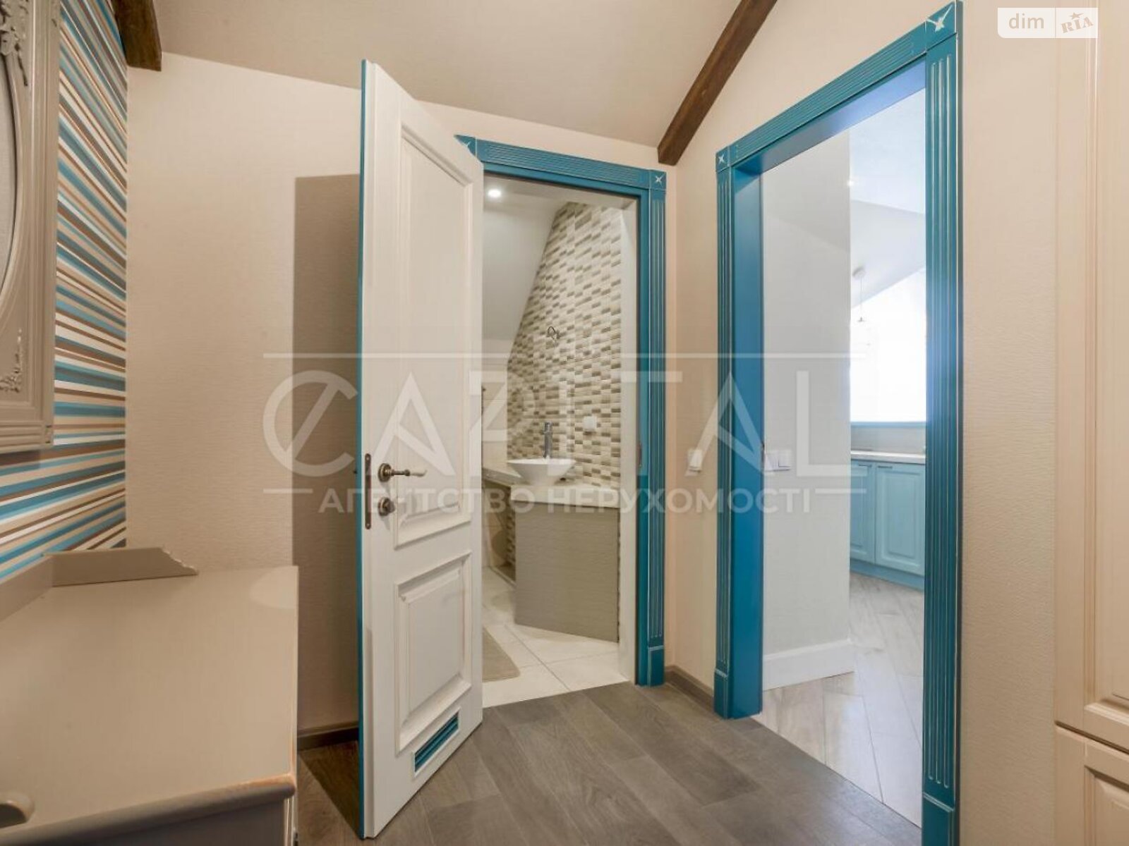 двухэтажный дом с гаражом, 220 кв. м, кирпич. Сдается помесячно в Киеве, в районе Нижние сады фото 1 двухэтажный дом с гаражом, 220 кв. м, кирпич. Сдается помесячно в Киеве, в районе Нижние сады фото 1