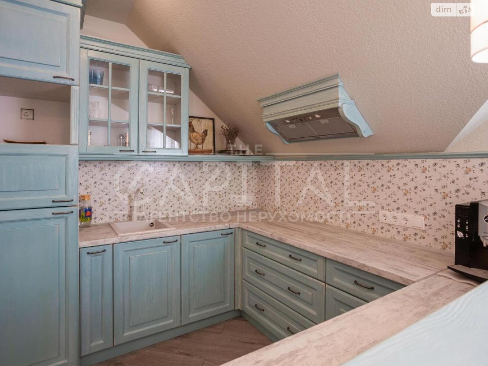 двухэтажный дом с гаражом, 220 кв. м, кирпич. Сдается помесячно в Киеве, в районе Нижние сады фото 1 двухэтажный дом с гаражом, 220 кв. м, кирпич. Сдается помесячно в Киеве, в районе Нижние сады фото 1