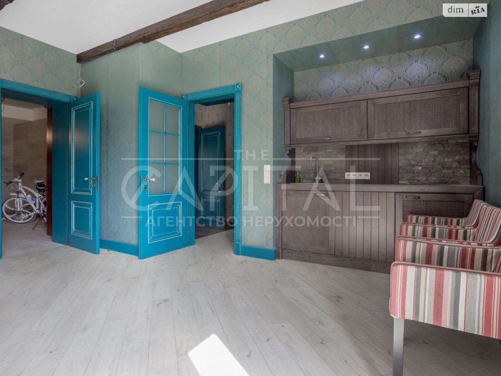 двухэтажный дом с гаражом, 220 кв. м, кирпич. Сдается помесячно в Киеве, в районе Нижние сады фото 1 двухэтажный дом с гаражом, 220 кв. м, кирпич. Сдается помесячно в Киеве, в районе Нижние сады фото 1