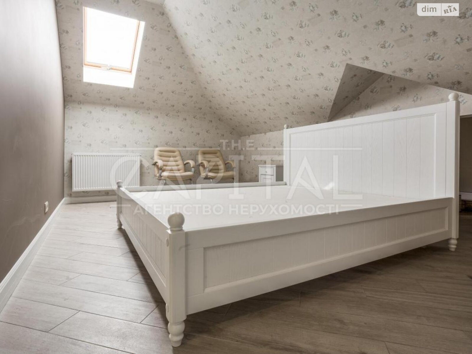 двухэтажный дом с гаражом, 220 кв. м, кирпич. Сдается помесячно в Киеве, в районе Нижние сады фото 1 двухэтажный дом с гаражом, 220 кв. м, кирпич. Сдается помесячно в Киеве, в районе Нижние сады фото 1