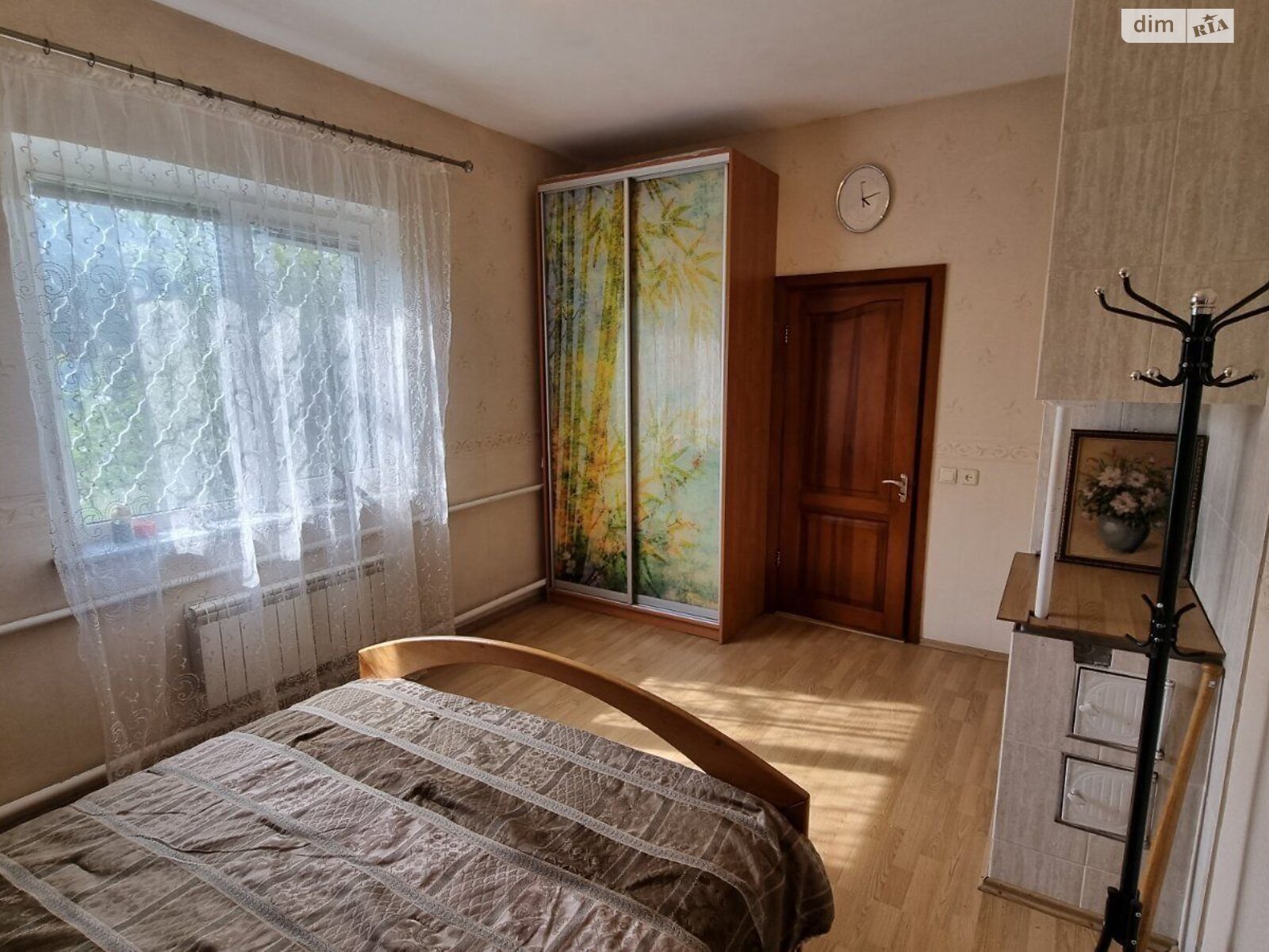 двоповерховий будинок з верандою, 160 кв. м, цегла. Здається помісячно в Києві, в районі Нижні сади фото 1 двопроверховий будинок з верандою, 160 кв. м, цегла. Здається помісячно в Києві, в районі Нижні сади фото 1