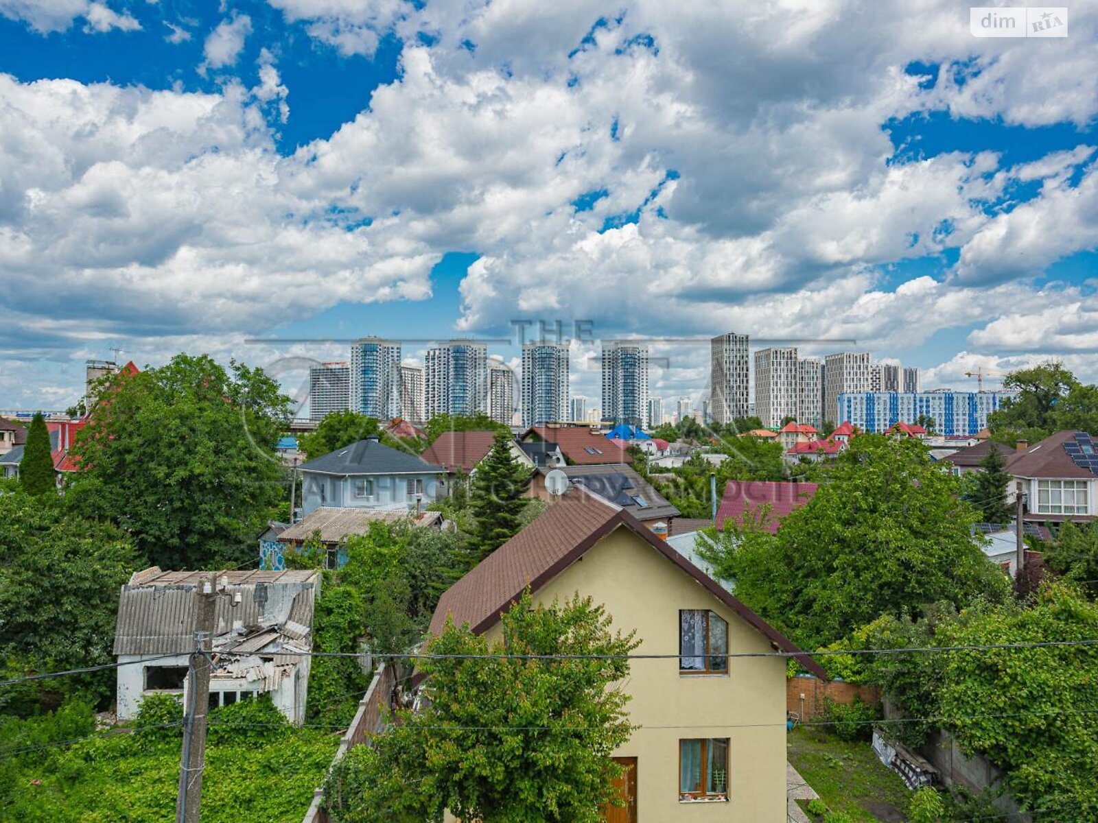 трехэтажный дом с верандой, 550 кв. м, кирпич. Сдается помесячно в Киеве, в районе Нижние сады фото 1 трехэтажный дом с верандой, 550 кв. м, кирпич. Сдается помесячно в Киеве, в районе Нижние сады фото 1