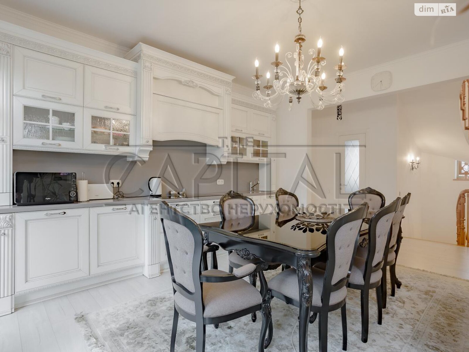 триповерховий будинок з верандою, 220 кв. м, кирпич. Здається помісячно в Києві, в районі Нижні сади фото 1 трипроверховий будинок з верандою, 220 кв. м, кирпич. Здається помісячно в Києві, в районі Нижні сади фото 1