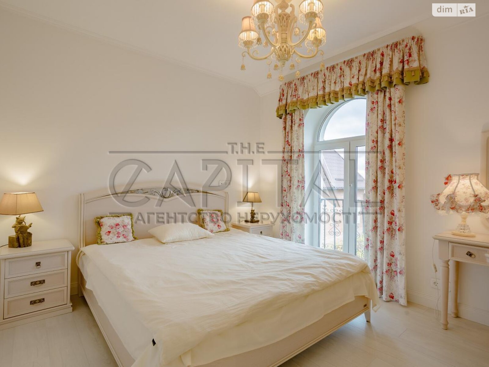 триповерховий будинок з верандою, 220 кв. м, кирпич. Здається помісячно в Києві, в районі Нижні сади фото 1 трипроверховий будинок з верандою, 220 кв. м, кирпич. Здається помісячно в Києві, в районі Нижні сади фото 1