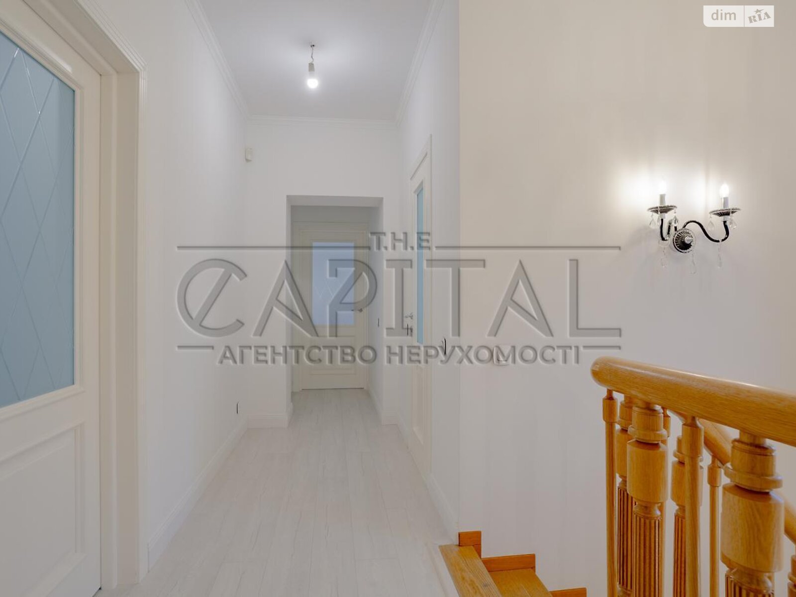 триповерховий будинок з верандою, 220 кв. м, кирпич. Здається помісячно в Києві, в районі Нижні сади фото 1 трипроверховий будинок з верандою, 220 кв. м, кирпич. Здається помісячно в Києві, в районі Нижні сади фото 1