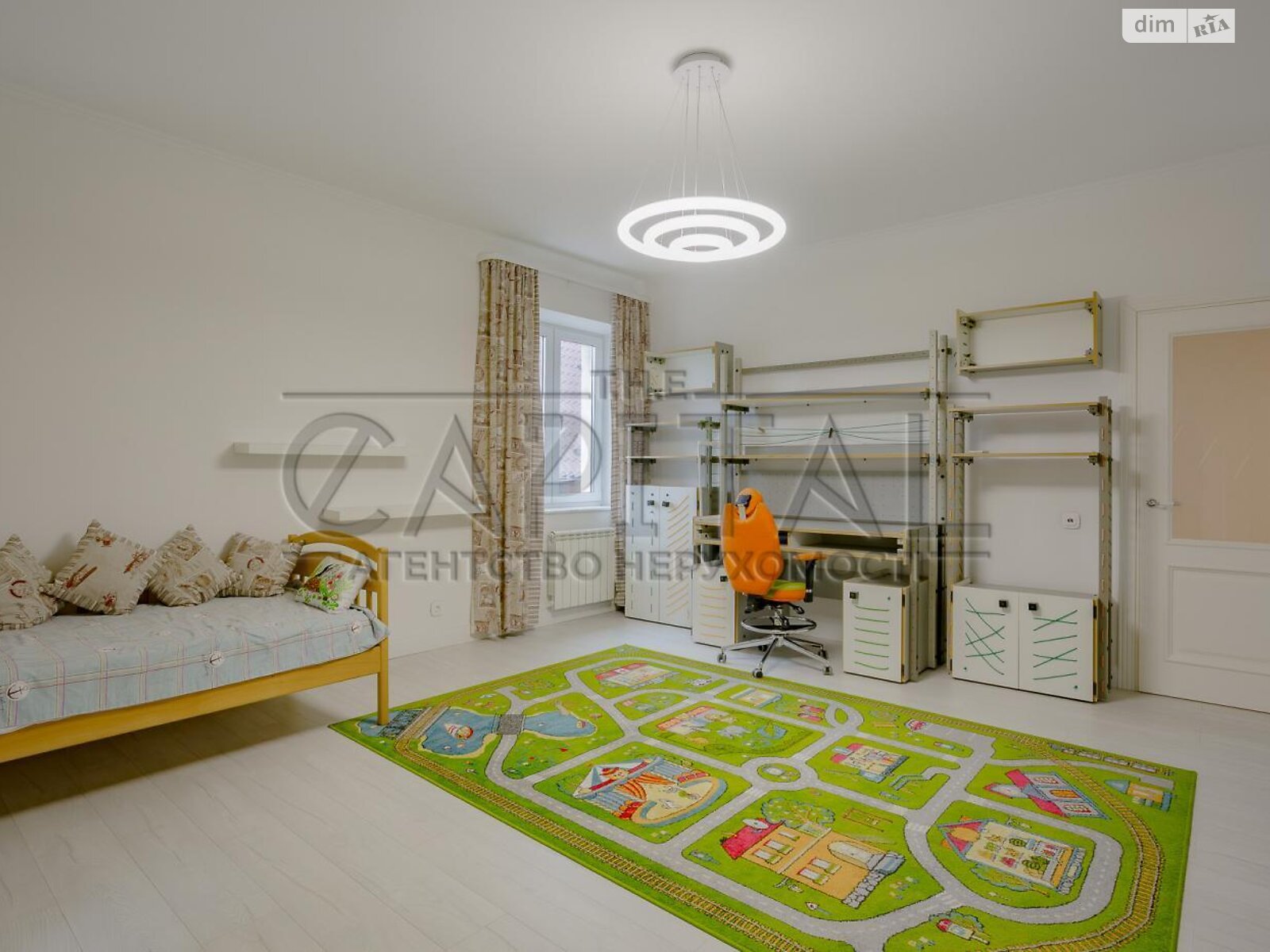 триповерховий будинок з верандою, 220 кв. м, кирпич. Здається помісячно в Києві, в районі Нижні сади фото 1 трипроверховий будинок з верандою, 220 кв. м, кирпич. Здається помісячно в Києві, в районі Нижні сади фото 1