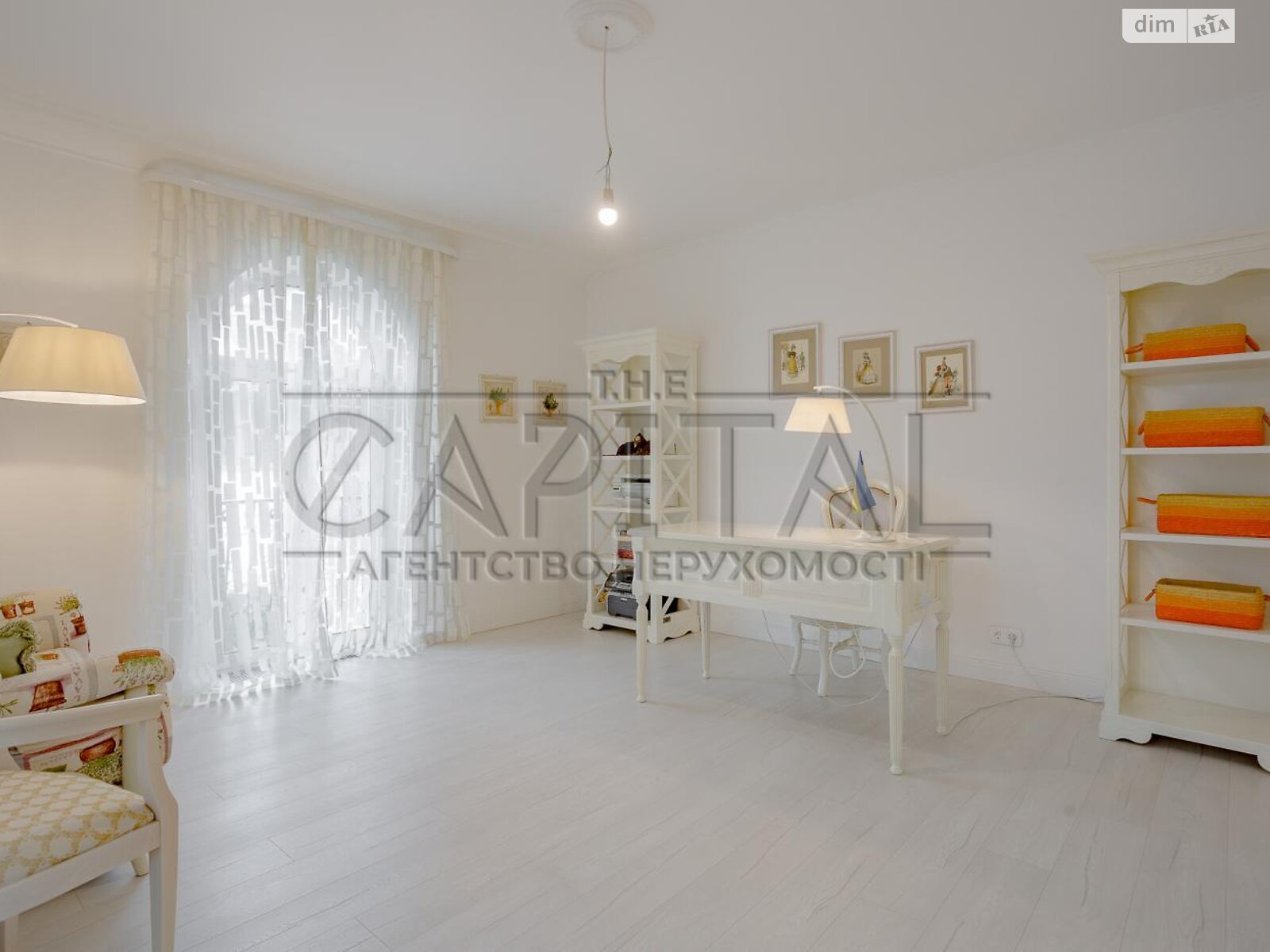 триповерховий будинок з верандою, 220 кв. м, кирпич. Здається помісячно в Києві, в районі Нижні сади фото 1 трипроверховий будинок з верандою, 220 кв. м, кирпич. Здається помісячно в Києві, в районі Нижні сади фото 1