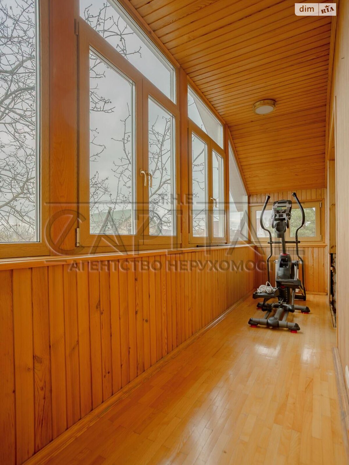 триповерховий будинок з верандою, 220 кв. м, кирпич. Здається помісячно в Києві, в районі Нижні сади фото 1 трипроверховий будинок з верандою, 220 кв. м, кирпич. Здається помісячно в Києві, в районі Нижні сади фото 1