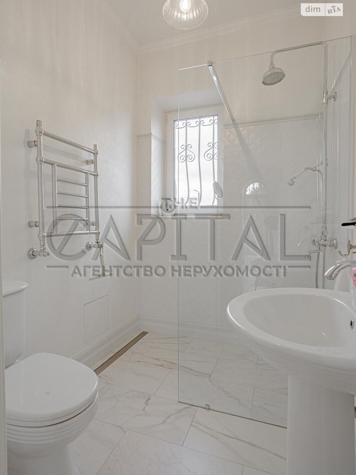 триповерховий будинок з верандою, 220 кв. м, кирпич. Здається помісячно в Києві, в районі Нижні сади фото 1 трипроверховий будинок з верандою, 220 кв. м, кирпич. Здається помісячно в Києві, в районі Нижні сади фото 1