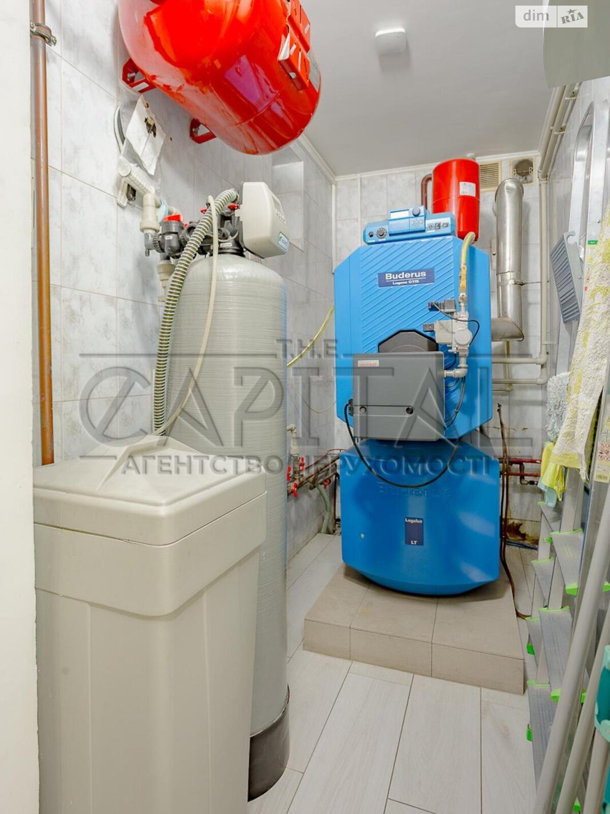 триповерховий будинок з верандою, 220 кв. м, кирпич. Здається помісячно в Києві, в районі Нижні сади фото 1 трипроверховий будинок з верандою, 220 кв. м, кирпич. Здається помісячно в Києві, в районі Нижні сади фото 1