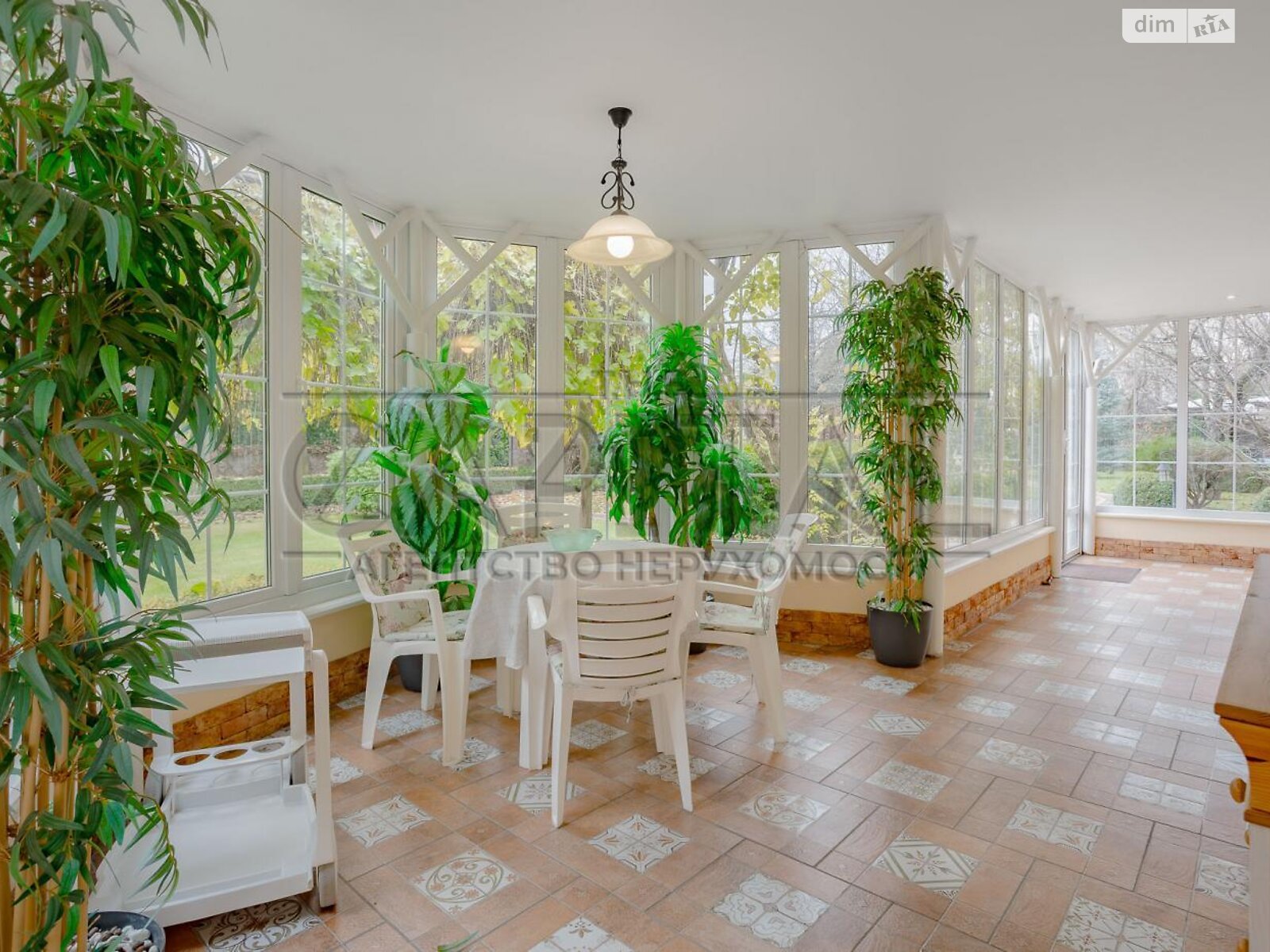 триповерховий будинок з верандою, 220 кв. м, кирпич. Здається помісячно в Києві, в районі Нижні сади фото 1 трипроверховий будинок з верандою, 220 кв. м, кирпич. Здається помісячно в Києві, в районі Нижні сади фото 1