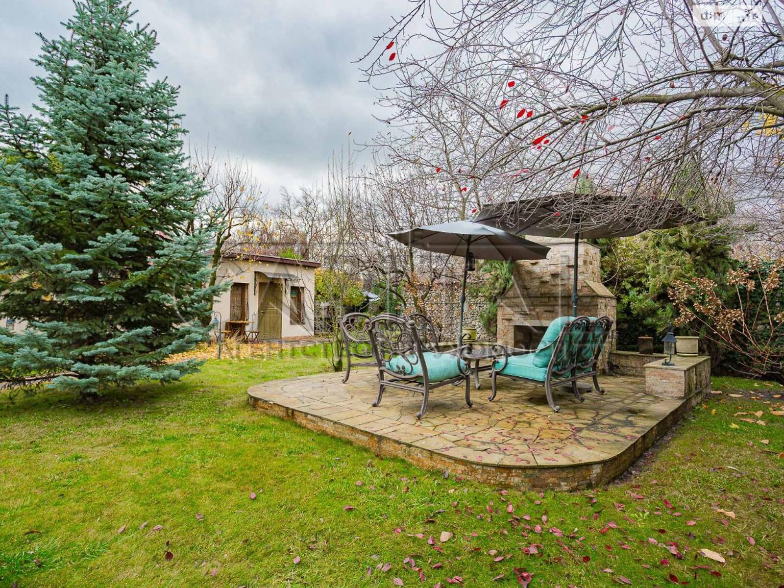 триповерховий будинок з верандою, 220 кв. м, кирпич. Здається помісячно в Києві, в районі Нижні сади фото 1 трипроверховий будинок з верандою, 220 кв. м, кирпич. Здається помісячно в Києві, в районі Нижні сади фото 1