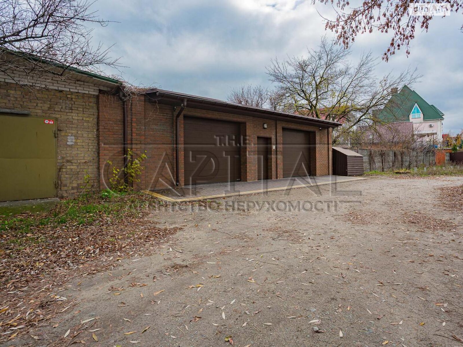 триповерховий будинок з верандою, 220 кв. м, кирпич. Здається помісячно в Києві, в районі Нижні сади фото 1 трипроверховий будинок з верандою, 220 кв. м, кирпич. Здається помісячно в Києві, в районі Нижні сади фото 1