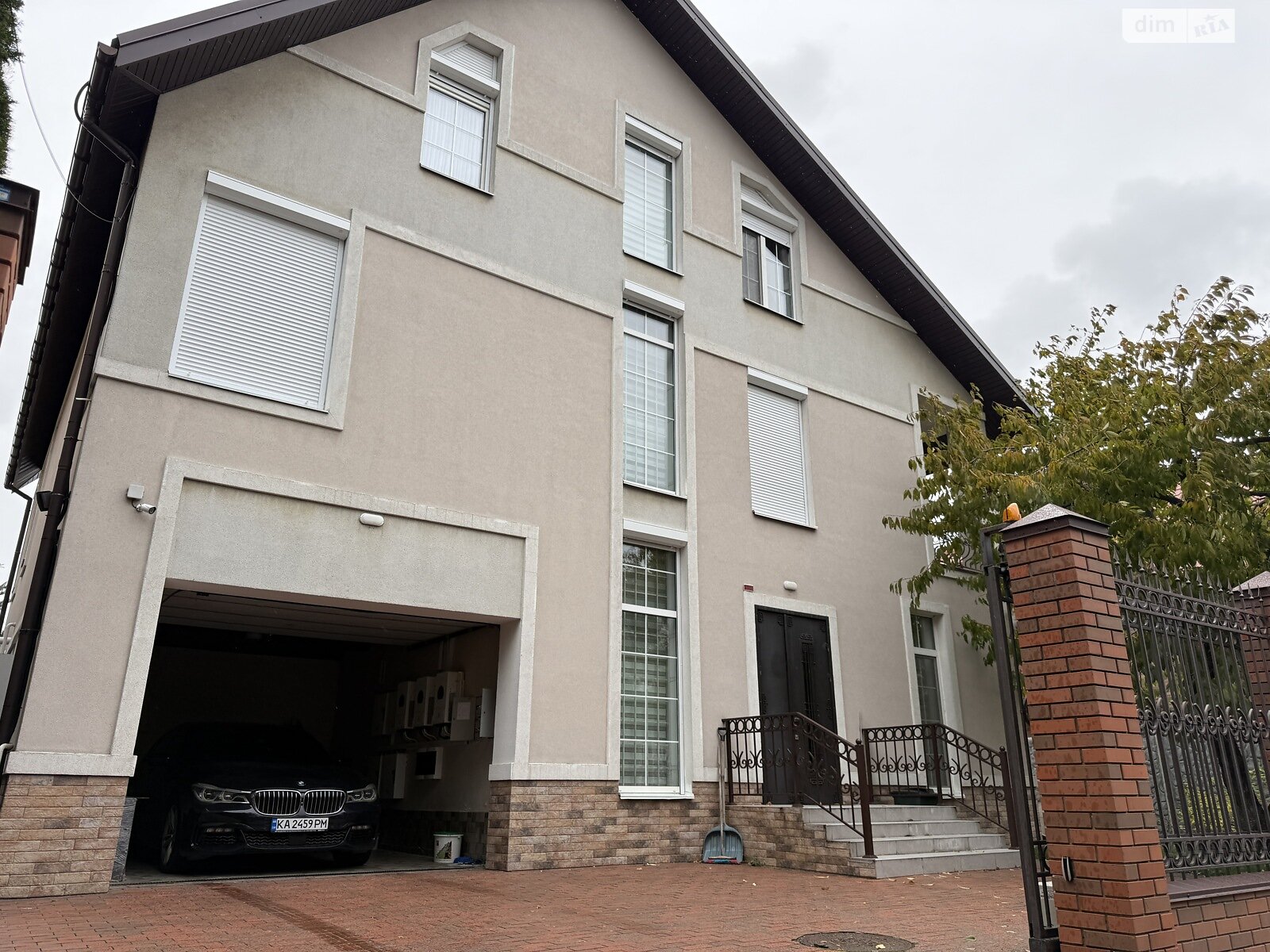 трехэтажный дом с верандой, 360 кв. м, кирпич. Сдается помесячно в Киеве, в районе Нивки фото 1