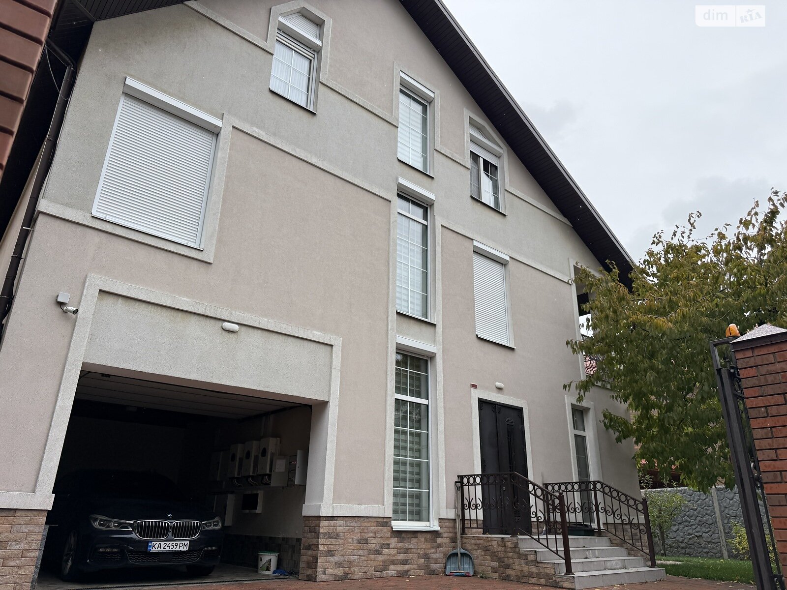 трехэтажный дом с верандой, 360 кв. м, кирпич. Сдается помесячно в Киеве, в районе Нивки фото 1