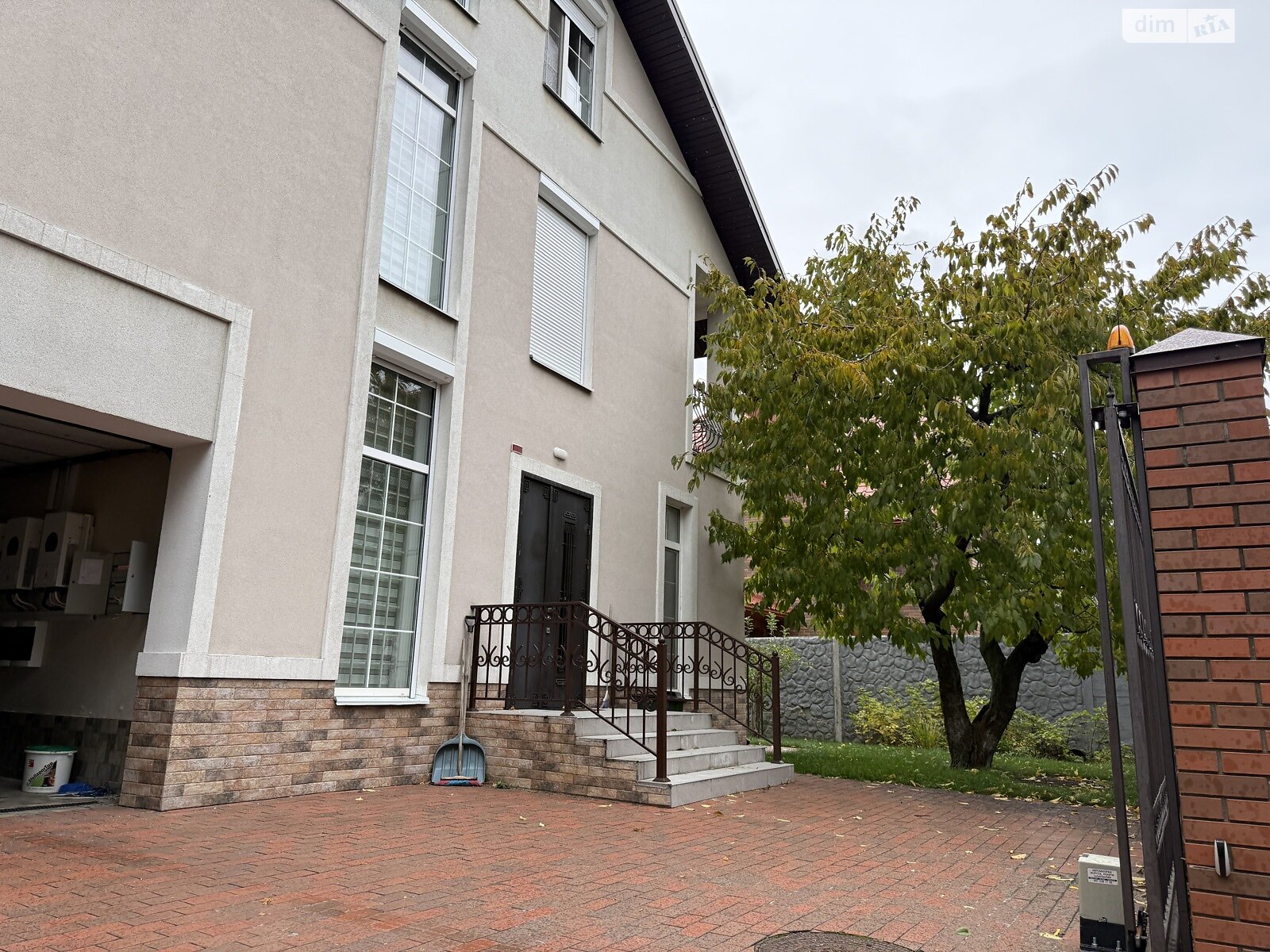 трехэтажный дом с верандой, 360 кв. м, кирпич. Сдается помесячно в Киеве, в районе Нивки фото 1