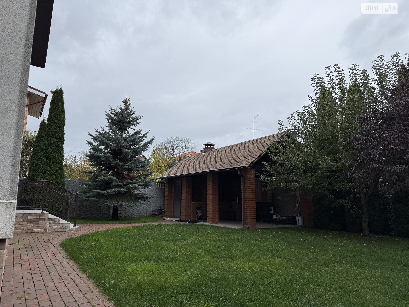 трехэтажный дом с верандой, 360 кв. м, кирпич. Сдается помесячно в Киеве, в районе Нивки фото 1