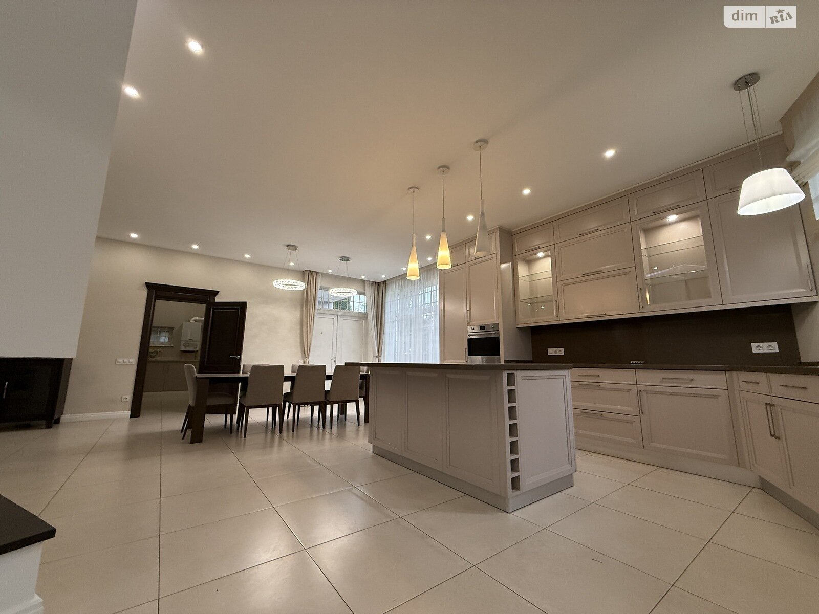 трехэтажный дом с верандой, 360 кв. м, кирпич. Сдается помесячно в Киеве, в районе Нивки фото 1