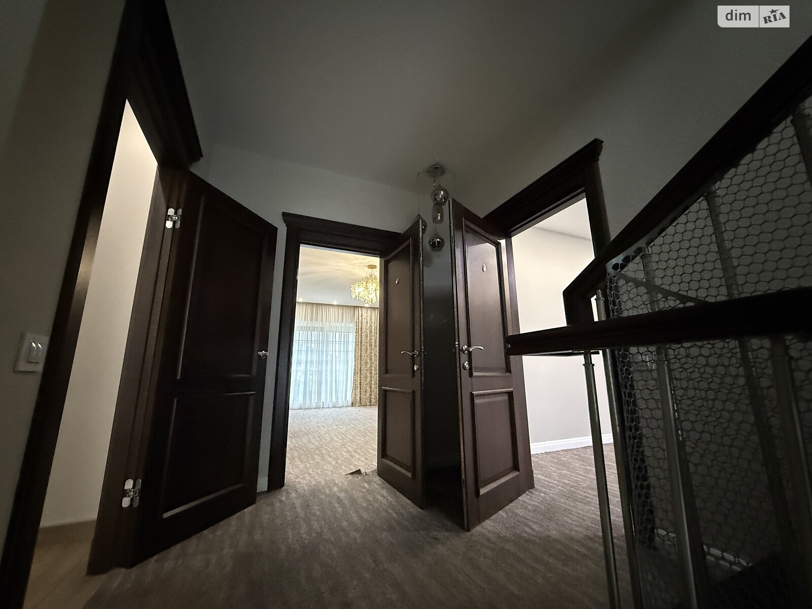 трехэтажный дом с верандой, 360 кв. м, кирпич. Сдается помесячно в Киеве, в районе Нивки фото 1