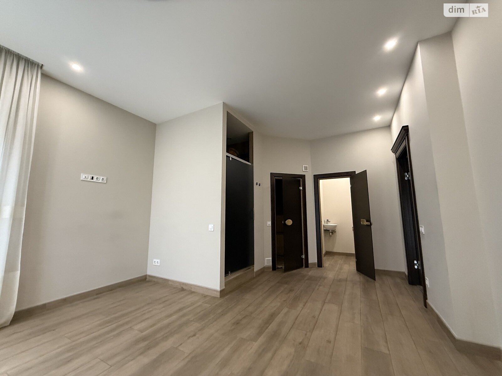 трехэтажный дом с верандой, 360 кв. м, кирпич. Сдается помесячно в Киеве, в районе Нивки фото 1