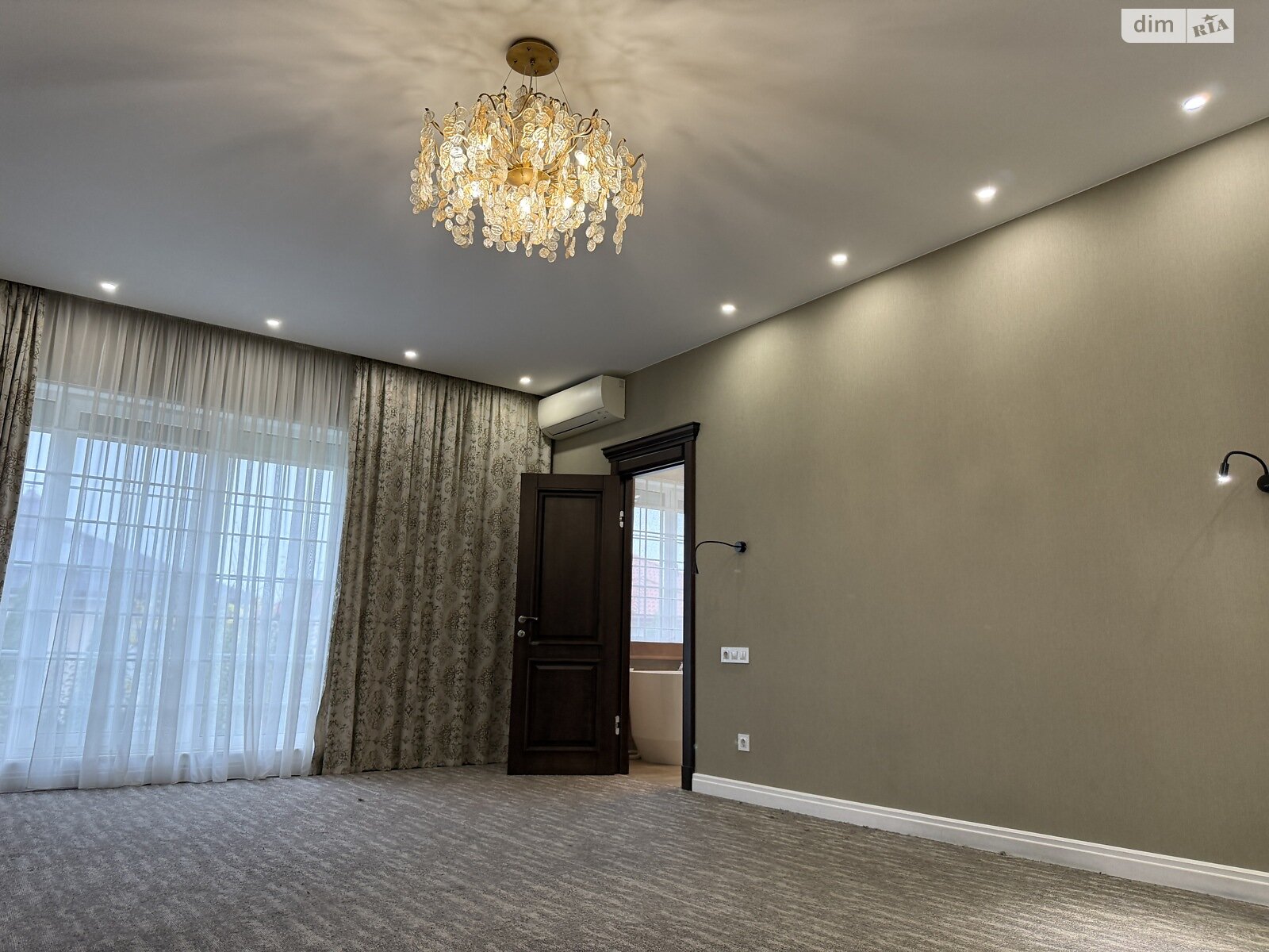 трехэтажный дом с верандой, 360 кв. м, кирпич. Сдается помесячно в Киеве, в районе Нивки фото 1