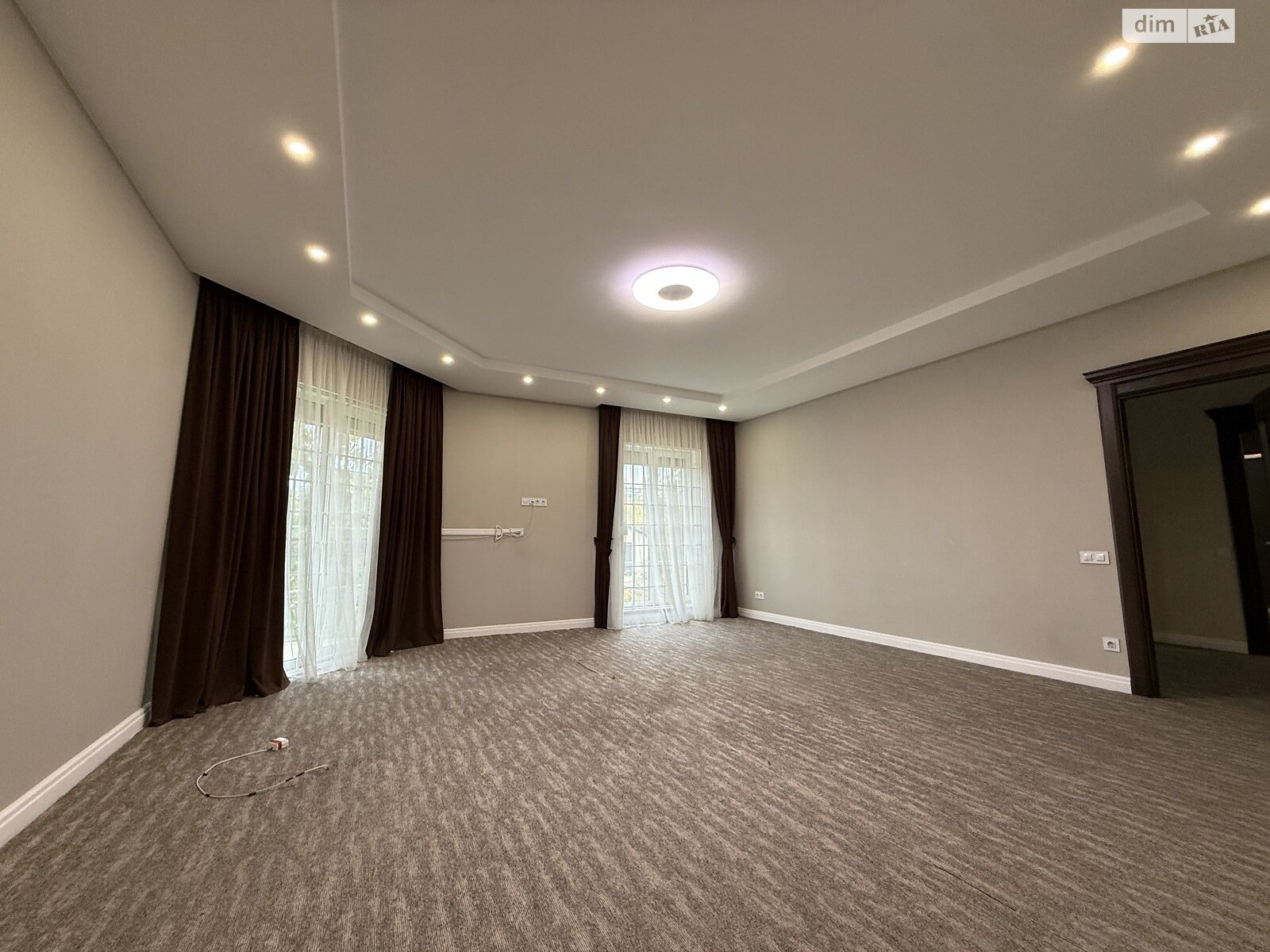 трехэтажный дом с верандой, 360 кв. м, кирпич. Сдается помесячно в Киеве, в районе Нивки фото 1