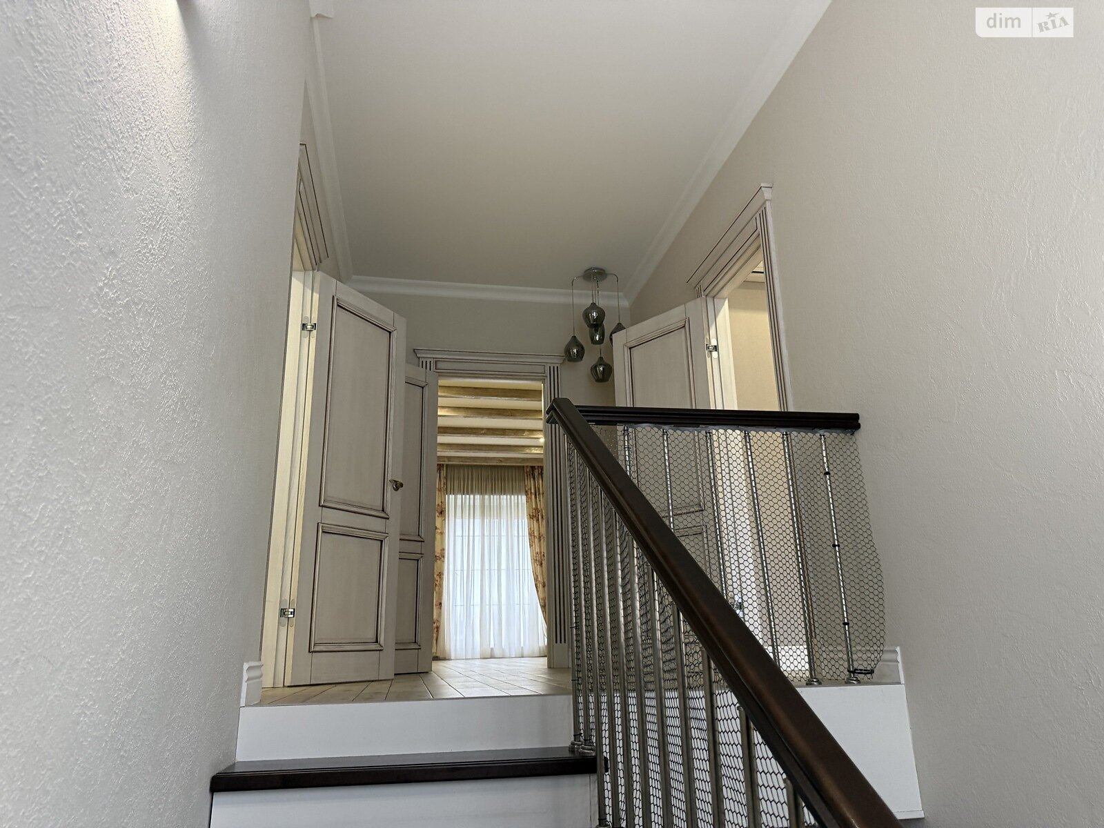 трехэтажный дом с верандой, 360 кв. м, кирпич. Сдается помесячно в Киеве, в районе Нивки фото 1