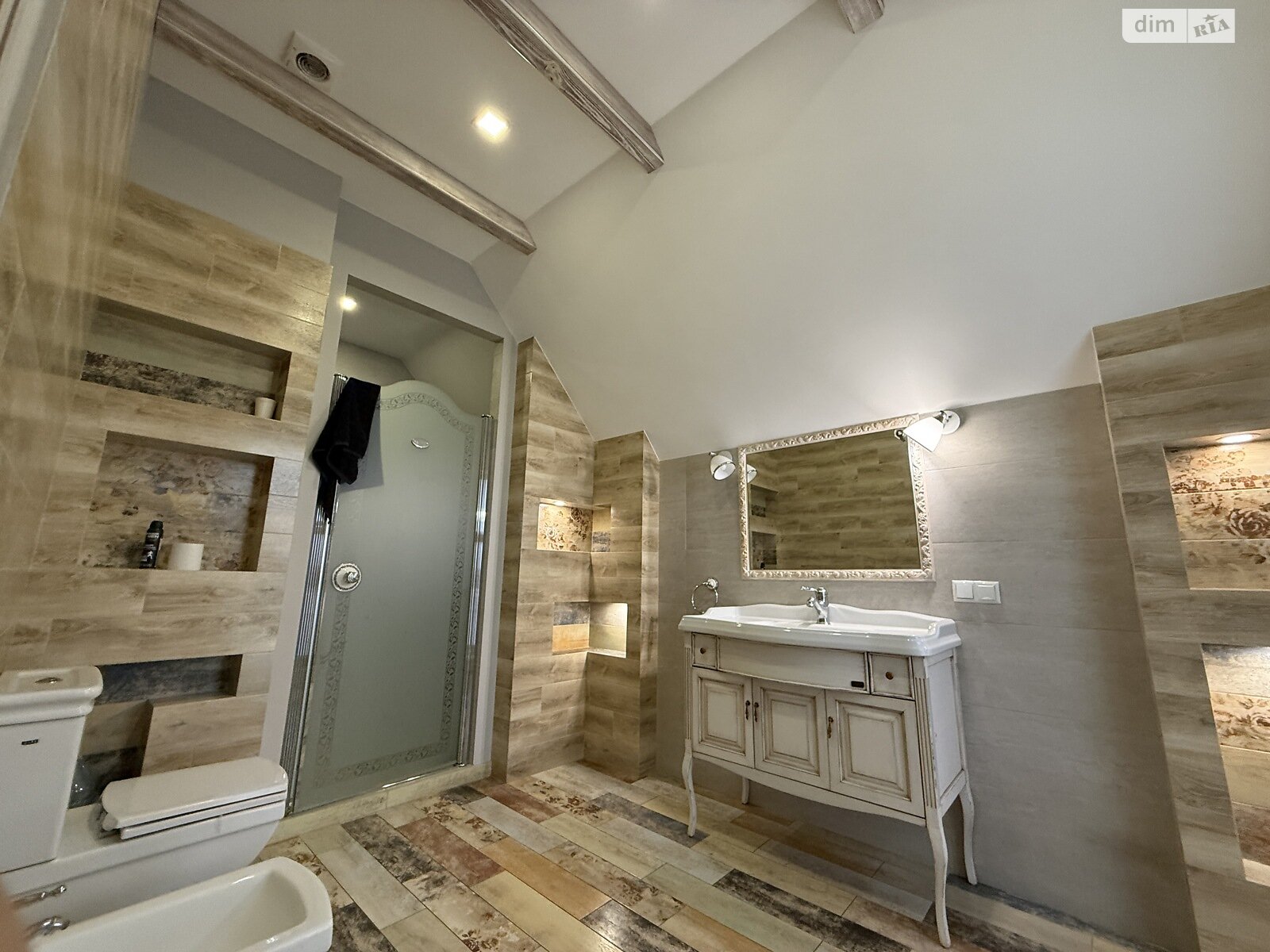 трехэтажный дом с верандой, 360 кв. м, кирпич. Сдается помесячно в Киеве, в районе Нивки фото 1