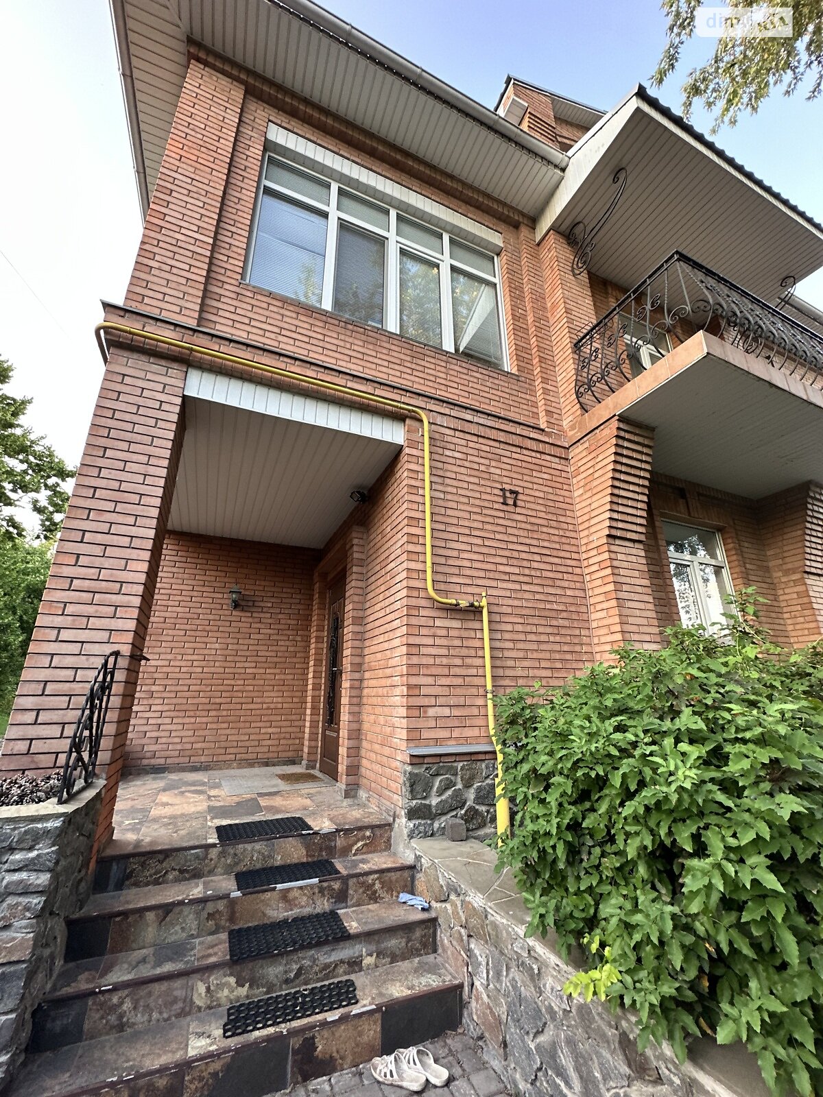триповерховий будинок з гаражем, 450 кв. м, цегла. Здається помісячно в Києві, в районі Нивки фото 1 трипроверховий будинок з гаражем, 450 кв. м, цегла. Здається помісячно в Києві, в районі Нивки фото 1