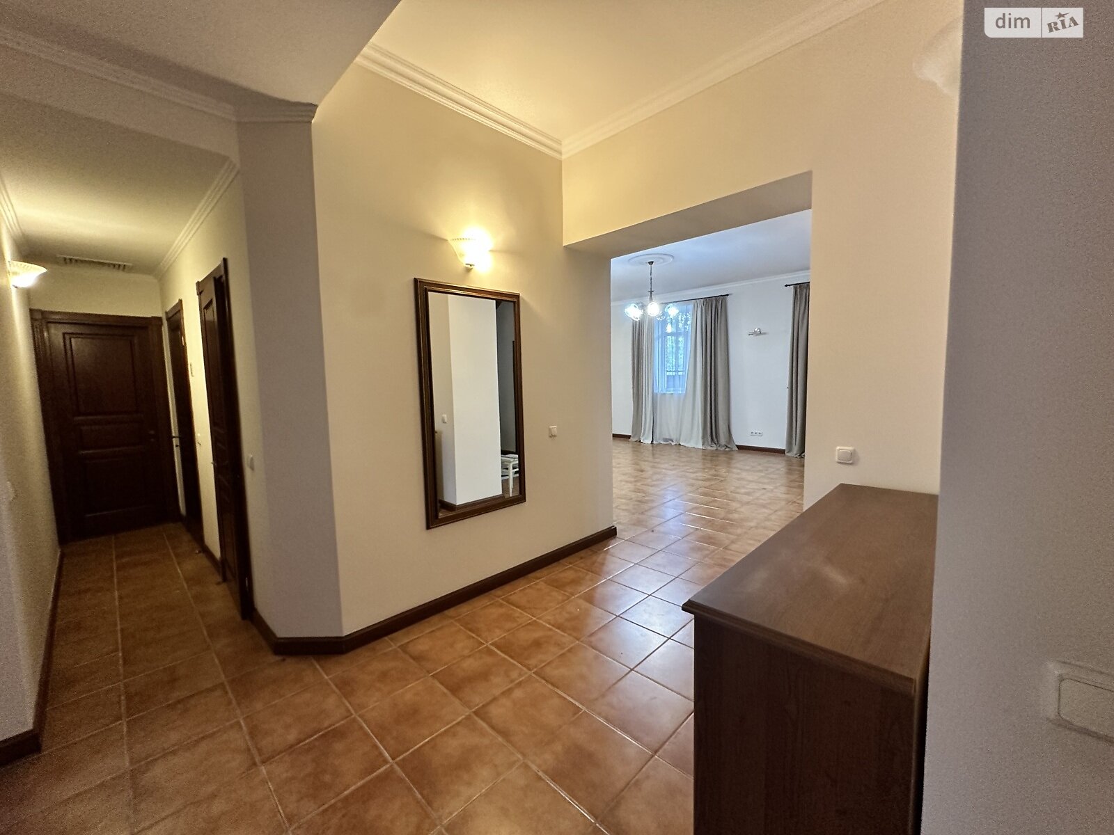 триповерховий будинок з гаражем, 450 кв. м, цегла. Здається помісячно в Києві, в районі Нивки фото 1 трипроверховий будинок з гаражем, 450 кв. м, цегла. Здається помісячно в Києві, в районі Нивки фото 1