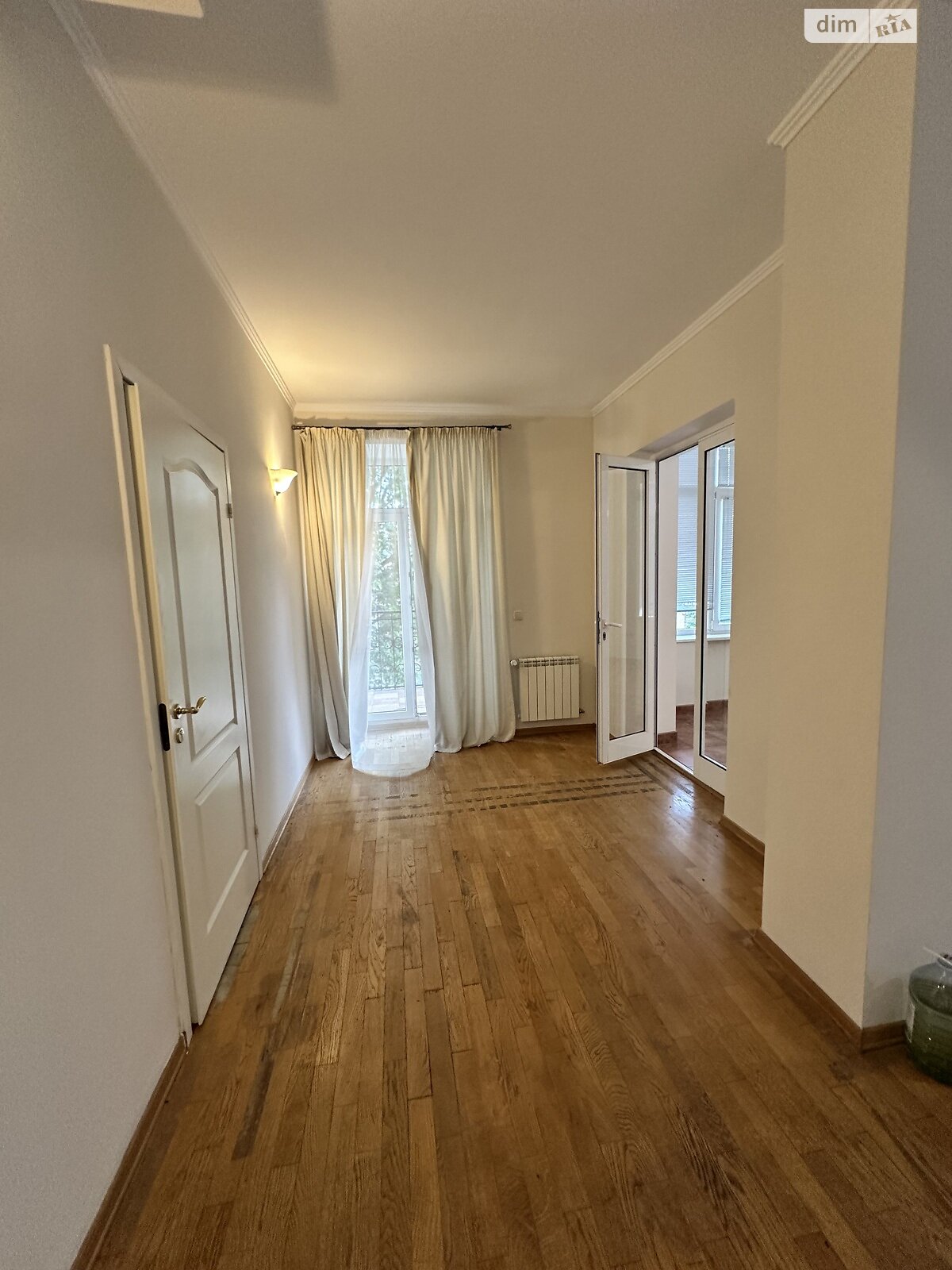 триповерховий будинок з гаражем, 450 кв. м, цегла. Здається помісячно в Києві, в районі Нивки фото 1 трипроверховий будинок з гаражем, 450 кв. м, цегла. Здається помісячно в Києві, в районі Нивки фото 1
