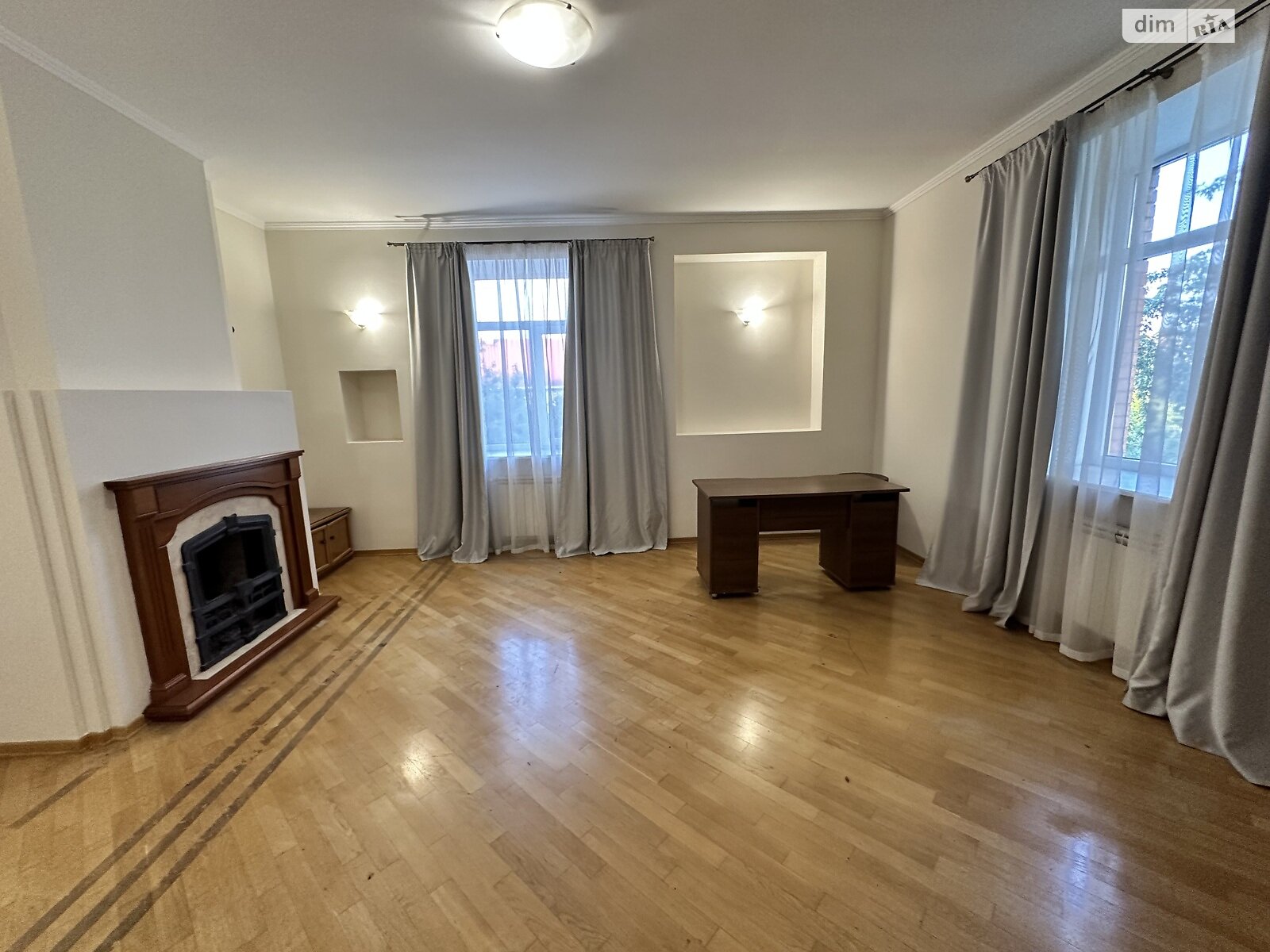 триповерховий будинок з гаражем, 450 кв. м, цегла. Здається помісячно в Києві, в районі Нивки фото 1 трипроверховий будинок з гаражем, 450 кв. м, цегла. Здається помісячно в Києві, в районі Нивки фото 1