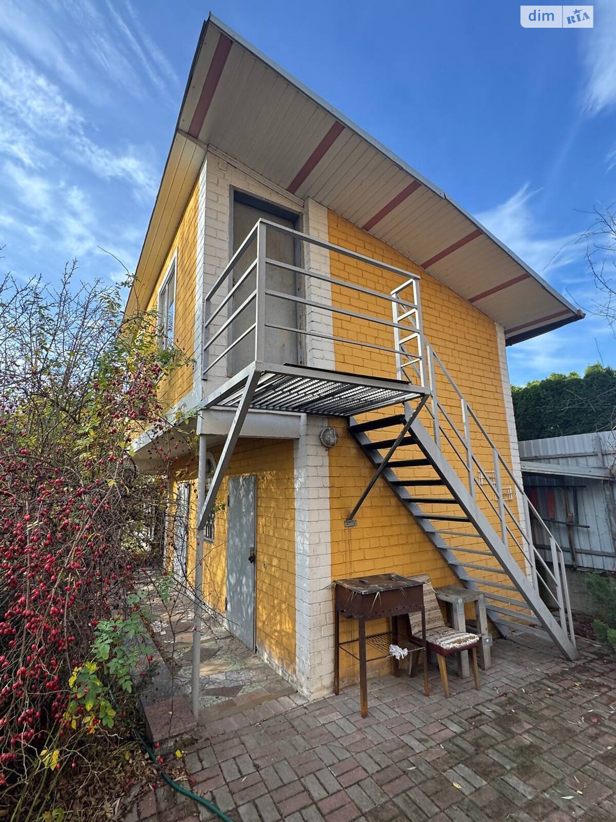 триповерховий будинок з балконом, 310 кв. м, цегла. Здається помісячно в Києві, в районі undefined фото 1 трипроверховий будинок з балконом, 310 кв. м, цегла. Здається помісячно в Києві, в районі undefined фото 1