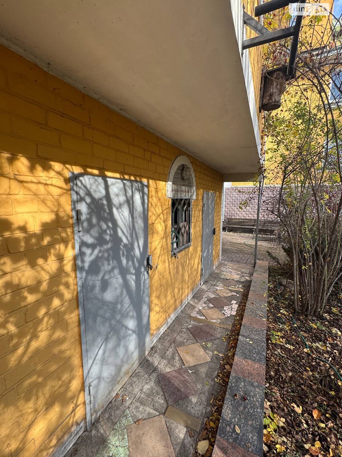 триповерховий будинок з балконом, 310 кв. м, цегла. Здається помісячно в Києві, в районі undefined фото 1 трипроверховий будинок з балконом, 310 кв. м, цегла. Здається помісячно в Києві, в районі undefined фото 1