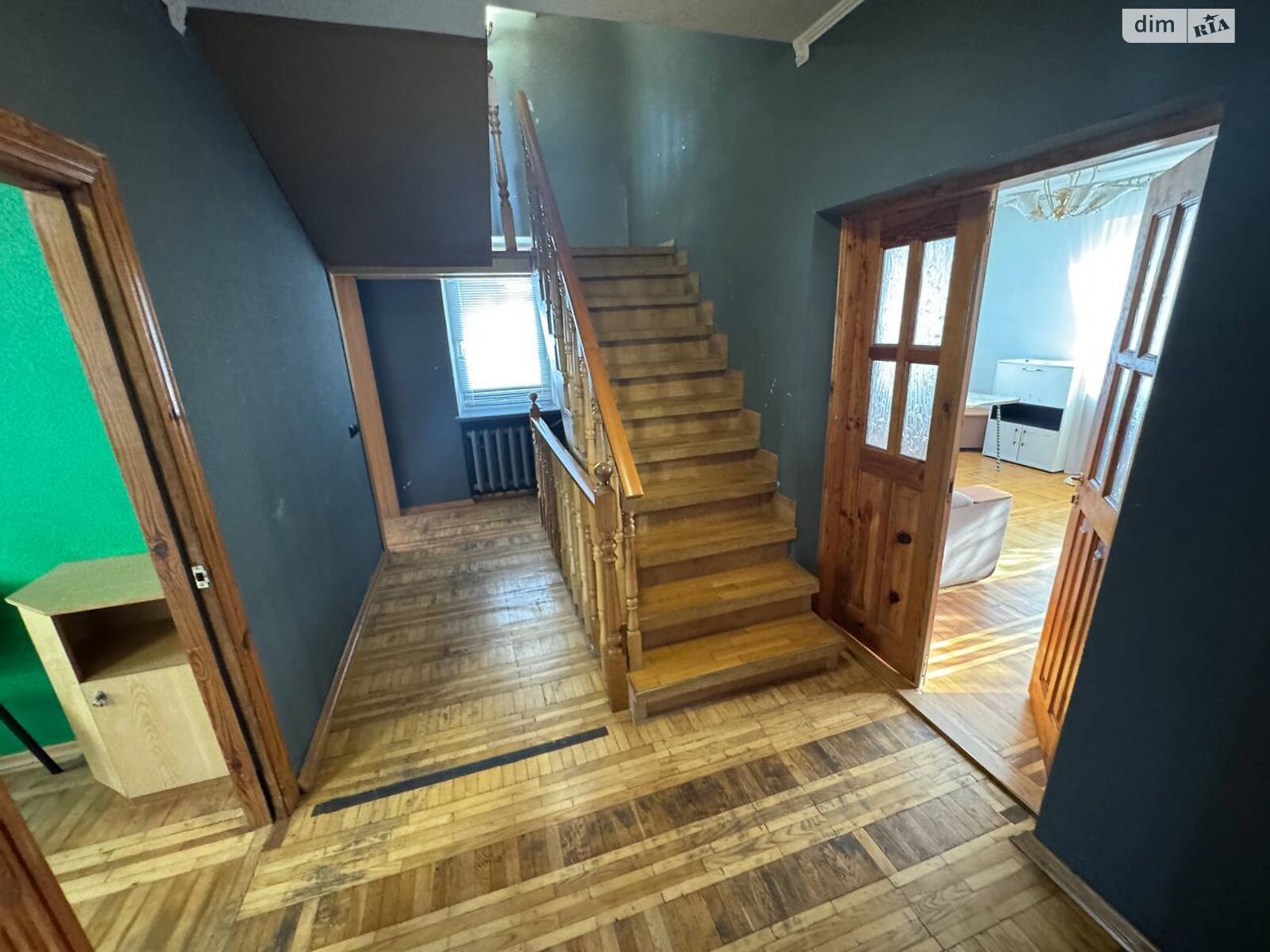 триповерховий будинок з балконом, 310 кв. м, цегла. Здається помісячно в Києві, в районі undefined фото 1 трипроверховий будинок з балконом, 310 кв. м, цегла. Здається помісячно в Києві, в районі undefined фото 1