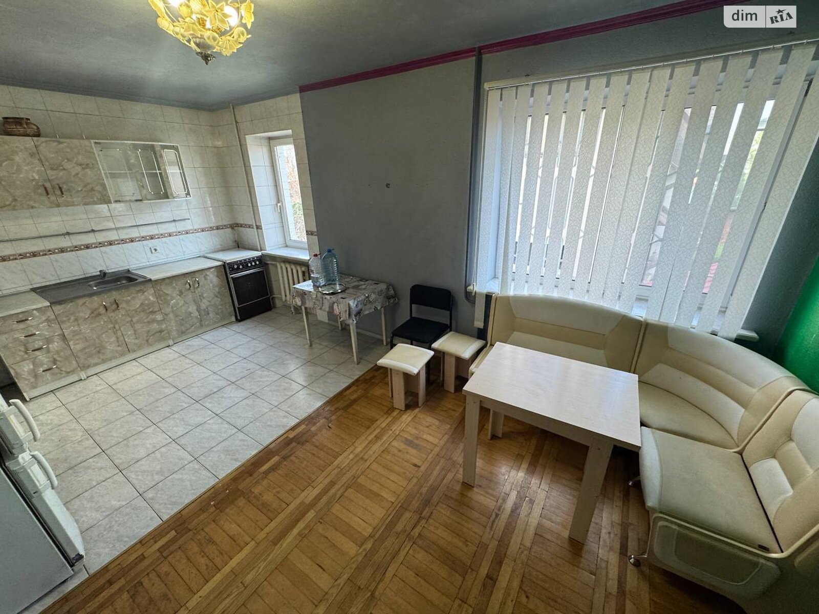 триповерховий будинок з балконом, 310 кв. м, цегла. Здається помісячно в Києві, в районі undefined фото 1 трипроверховий будинок з балконом, 310 кв. м, цегла. Здається помісячно в Києві, в районі undefined фото 1